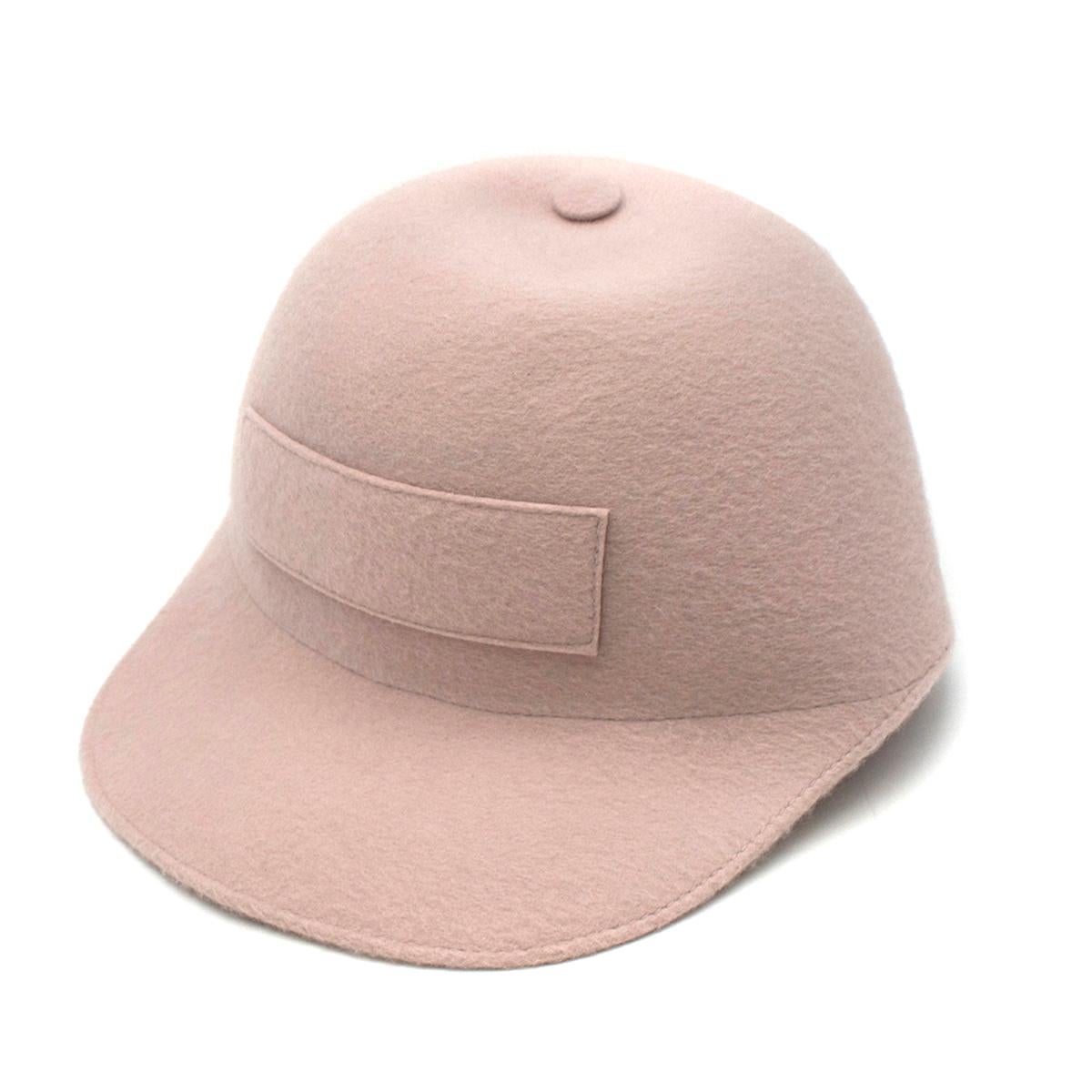 Gabriela Hearst Blush Pink Cashmere Felt Cap Hat 

- Blush Pink Baseball Cap Hat 
- 100% Cashmere
- Sleek design with patch at front 
- Grosgrain brow band lining
- Top Button 

This item comes with a dust bag. 

Please note, these items are