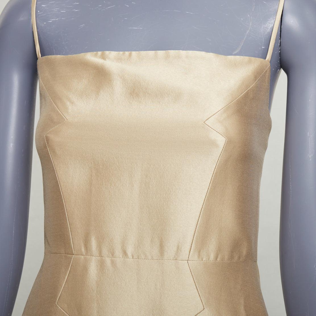 Gabriela Hearst Herve abito midi in lana e seta color champagne oro con pince geometriche IT36 XXS
Riferimento: SNKO/A00546
Marchio: Gabriela Hearst
Model: Herve
Materiale: Lana, seta
Colore: oro
Modello: Tinta unita
Chiusura: zip
Fodera: Fabrice