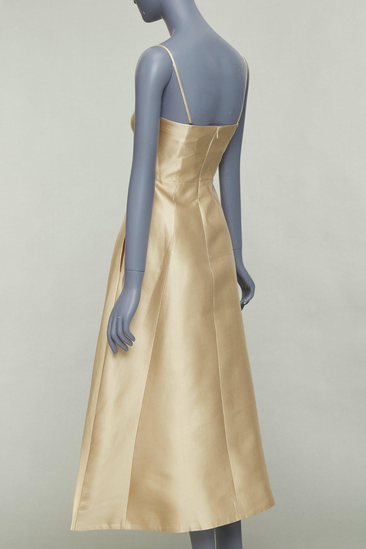 Gabriela Hearst Herve abito midi in lana e seta color champagne con pince geometriche IT36 XXS in vendita 1