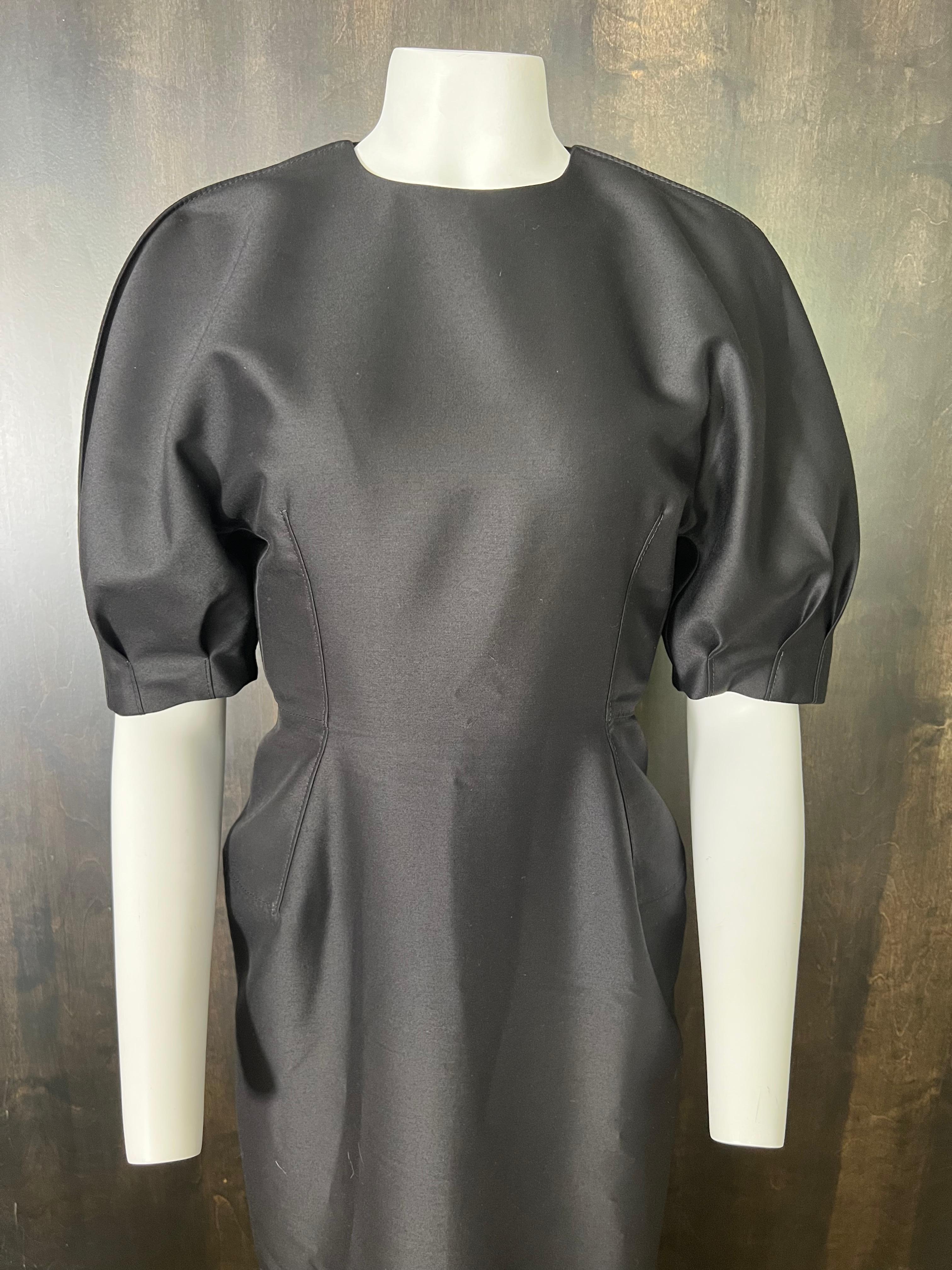 Women's Gabriela Hearts Black Midi Dress, Size 40 For Sale