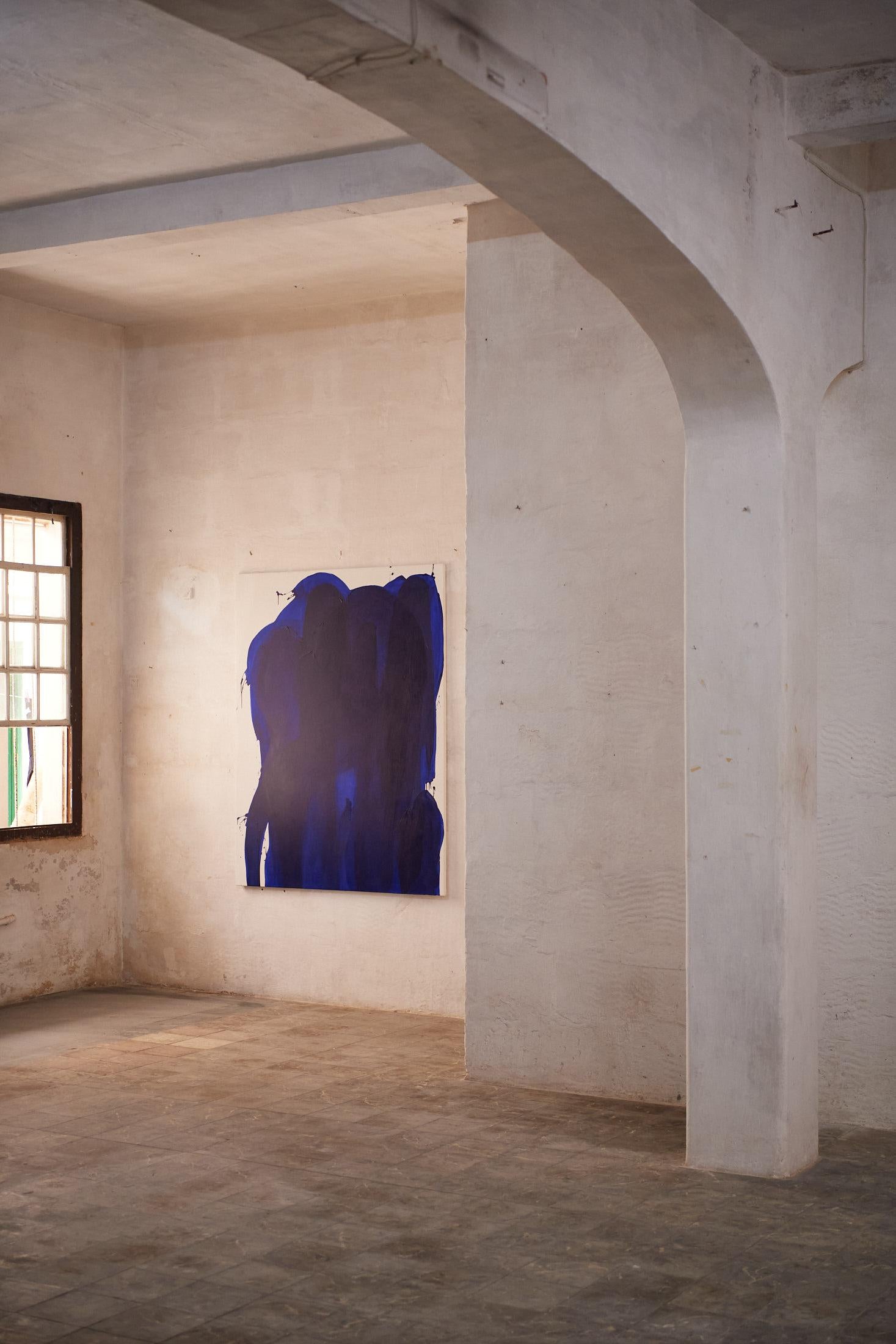 Abstraktes Gemälde in Blau von der spanischen Künstlerin Gabriela Meunie 2023 im Angebot 3