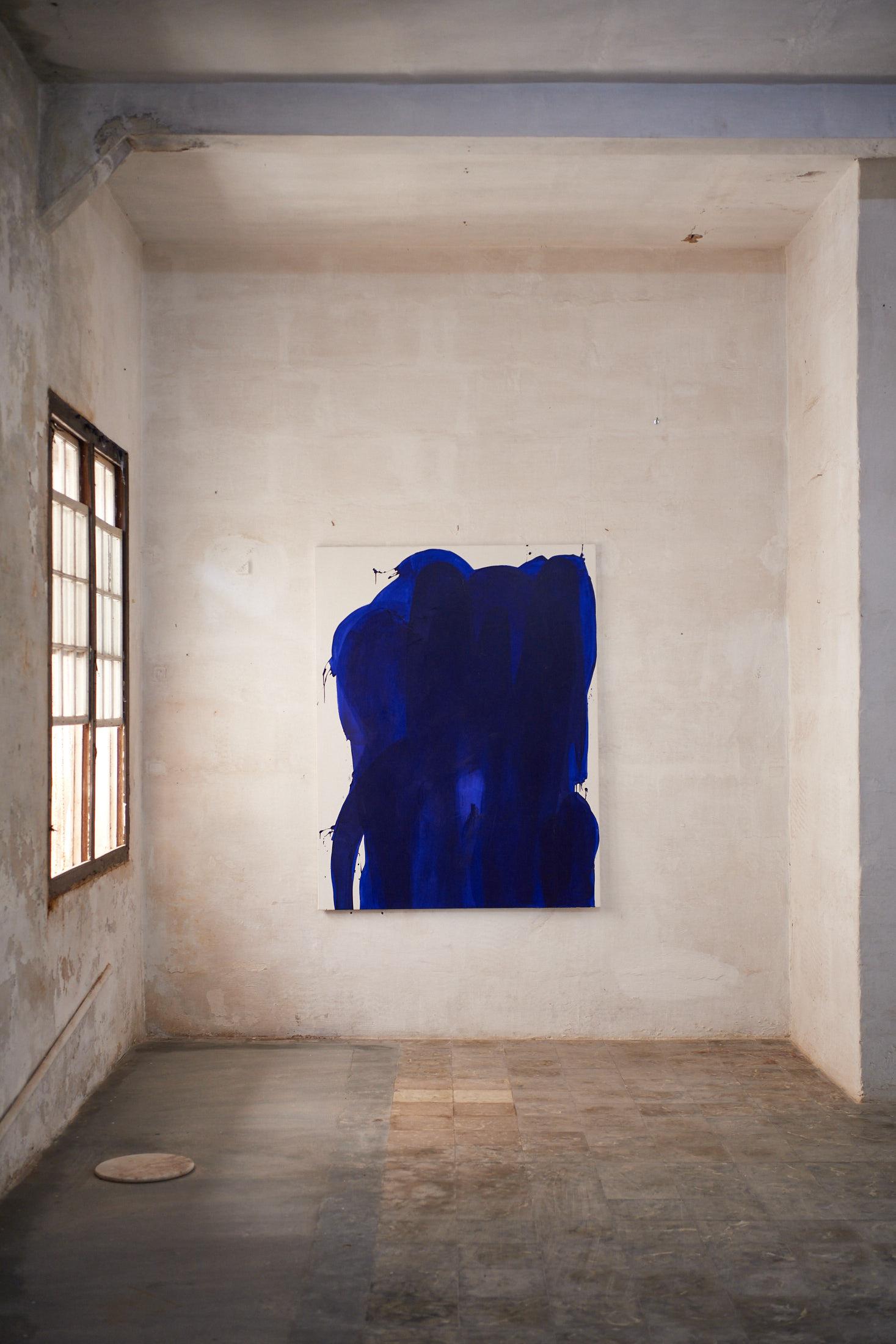 Abstraktes Gemälde in Blau von der spanischen Künstlerin Gabriela Meunie 2023 im Angebot 4