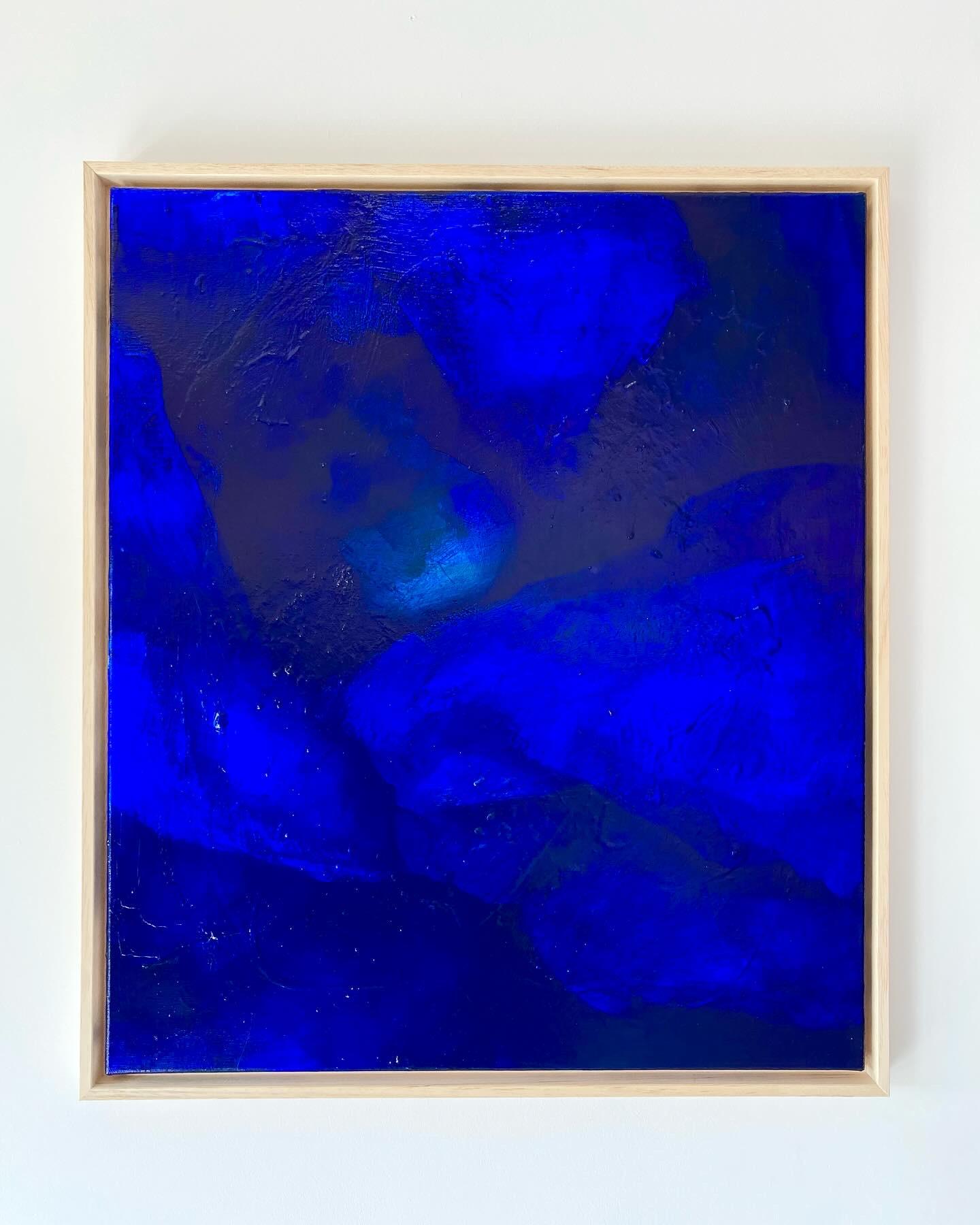 Pittura astratta Pigmenti blu Artista contemporanea Gabriela Meunie 2024 4