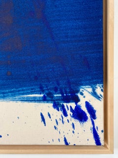 Cuadro abstracto monocromo azul ultramar sobre lienzo by Gabriela Meunie