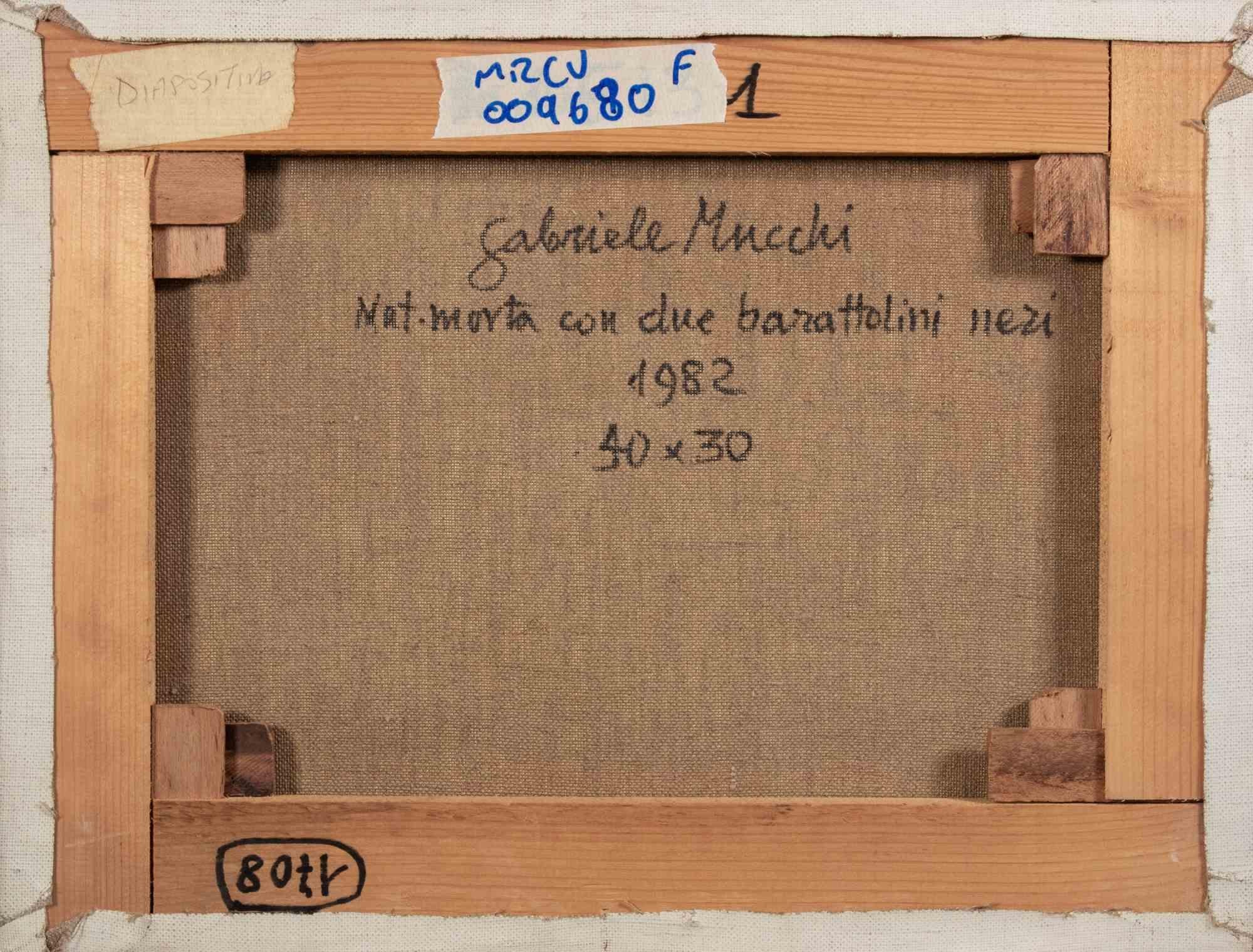 Nature morte avec deux bocaux noirs - Peinture à l'huile de Gabriele Mucchi - années 1980 en vente 3