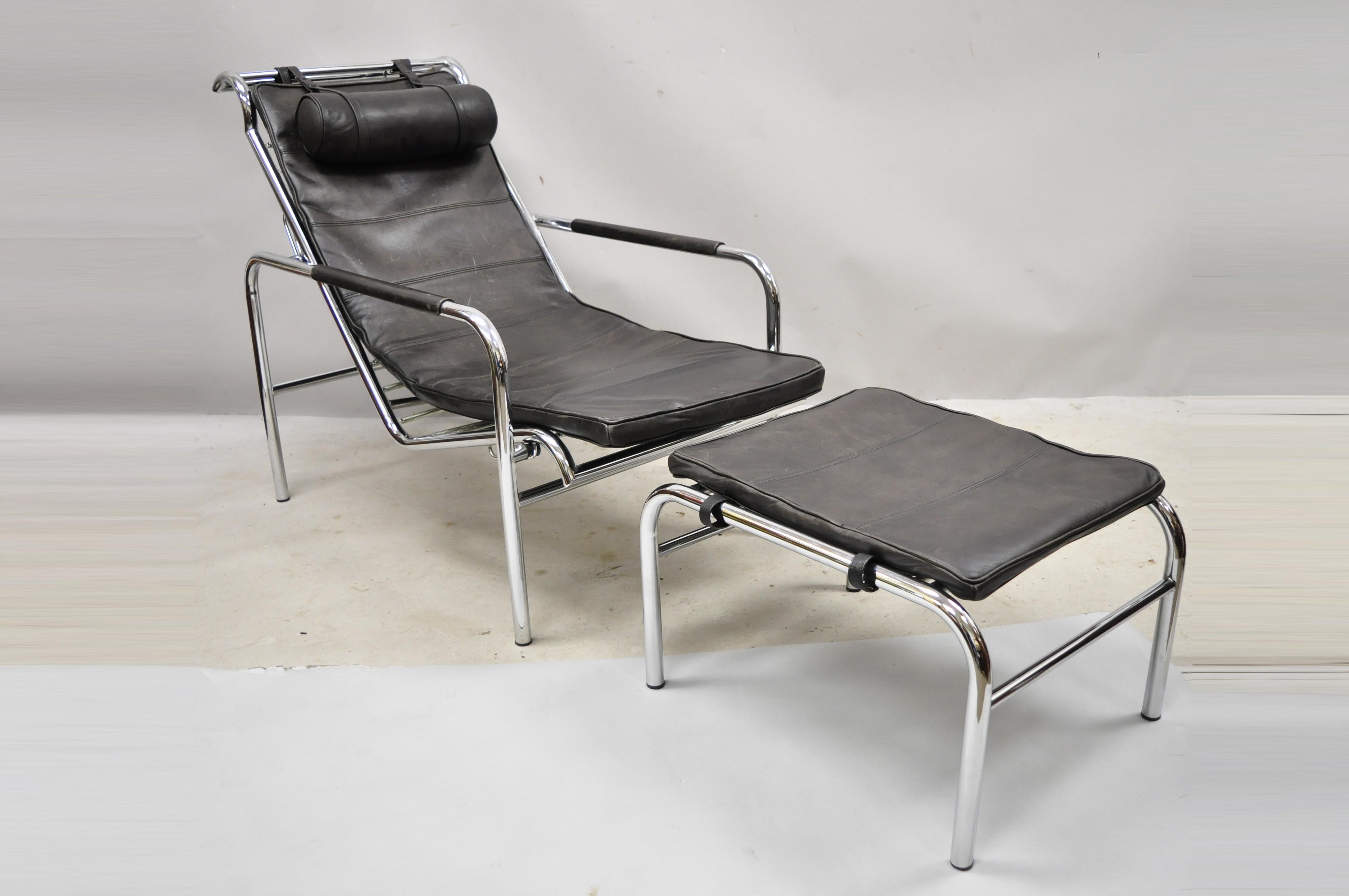 Vintage mid century Italian Modern Gabriele Mucchi for Zanotta Genni brown leather chrome lounge chair and ottoman. Item features chrome reclining frame, leather cushions, original label, quality Italian craftsmanship, sleek sculptural form. Circa