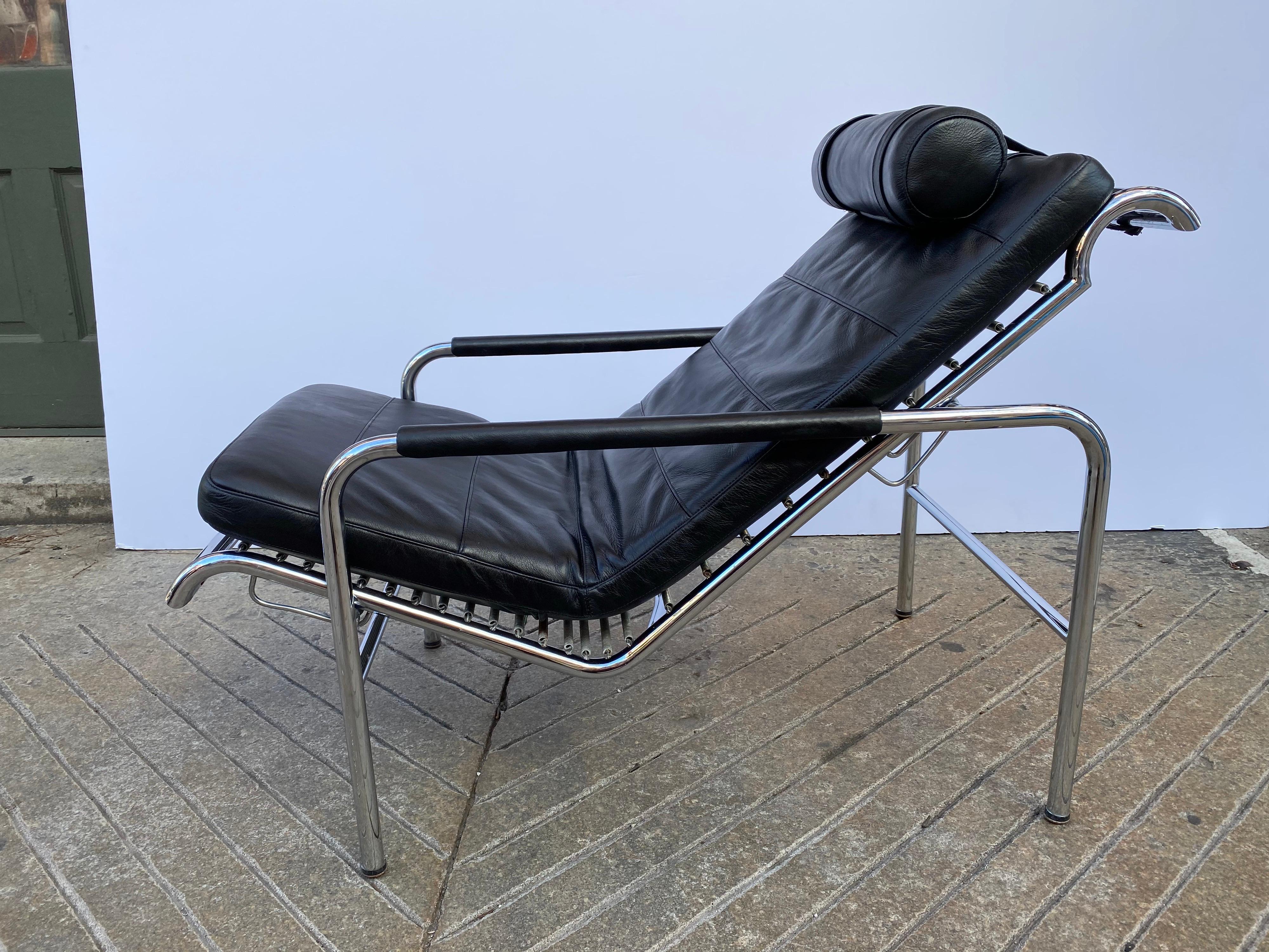 Gabriele Mucchi Genni chrome and leather 2 position lounge chair. Originally Designed in 1935 and Produced by Zanotta in the 1980's very comfortable chair that sits very well! New leather cushion. Chrome is very clean.