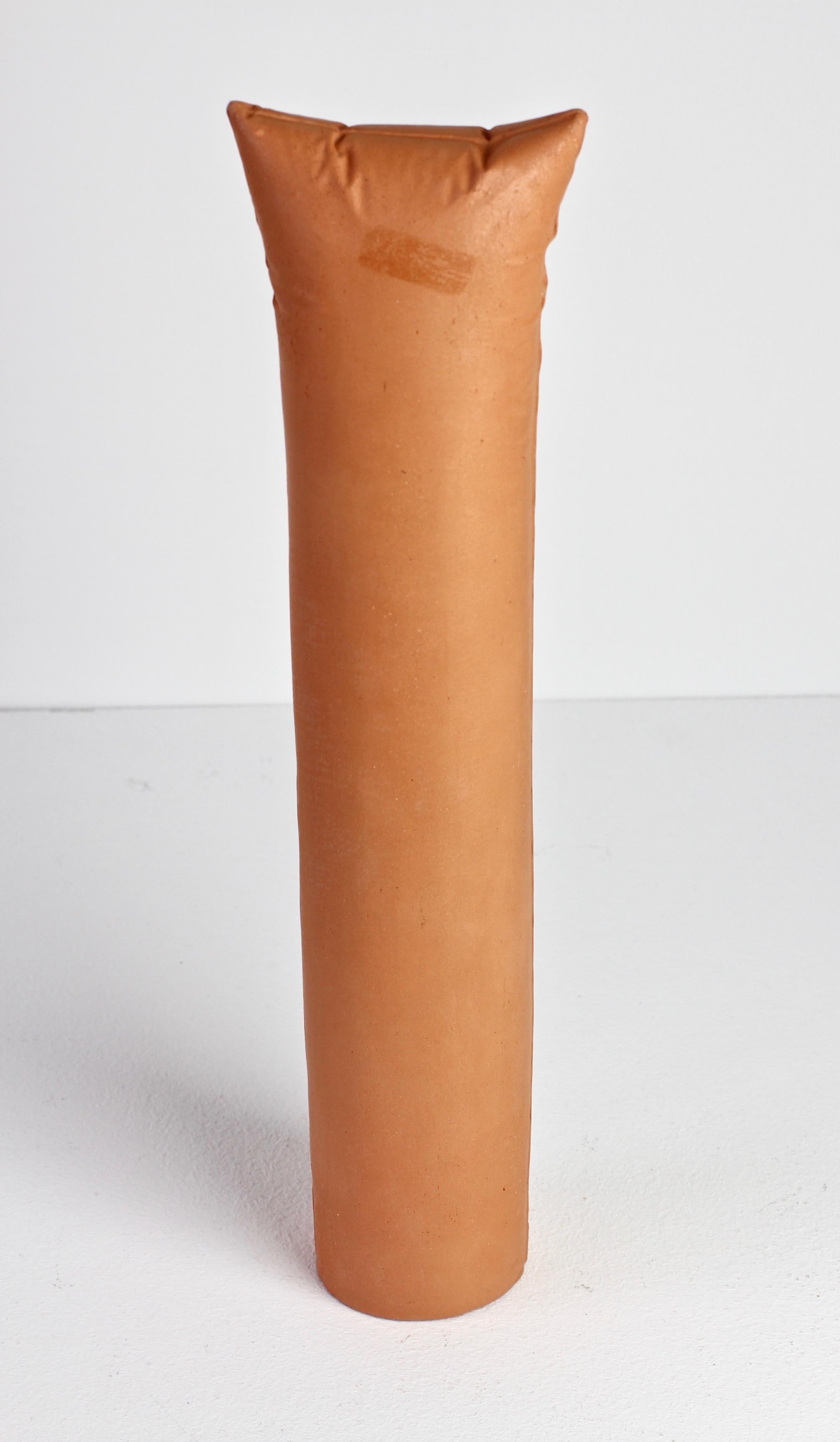 Gabriele Puetz Pillow Pillar 'Nichts' Vintage German Art Pottery Sculpture # 5/7 In Excellent Condition For Sale In Landau an der Isar, Bayern