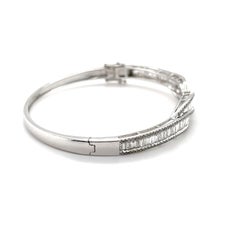 'Gabriella' 18ct White Gold Diamond Hinged Bangle