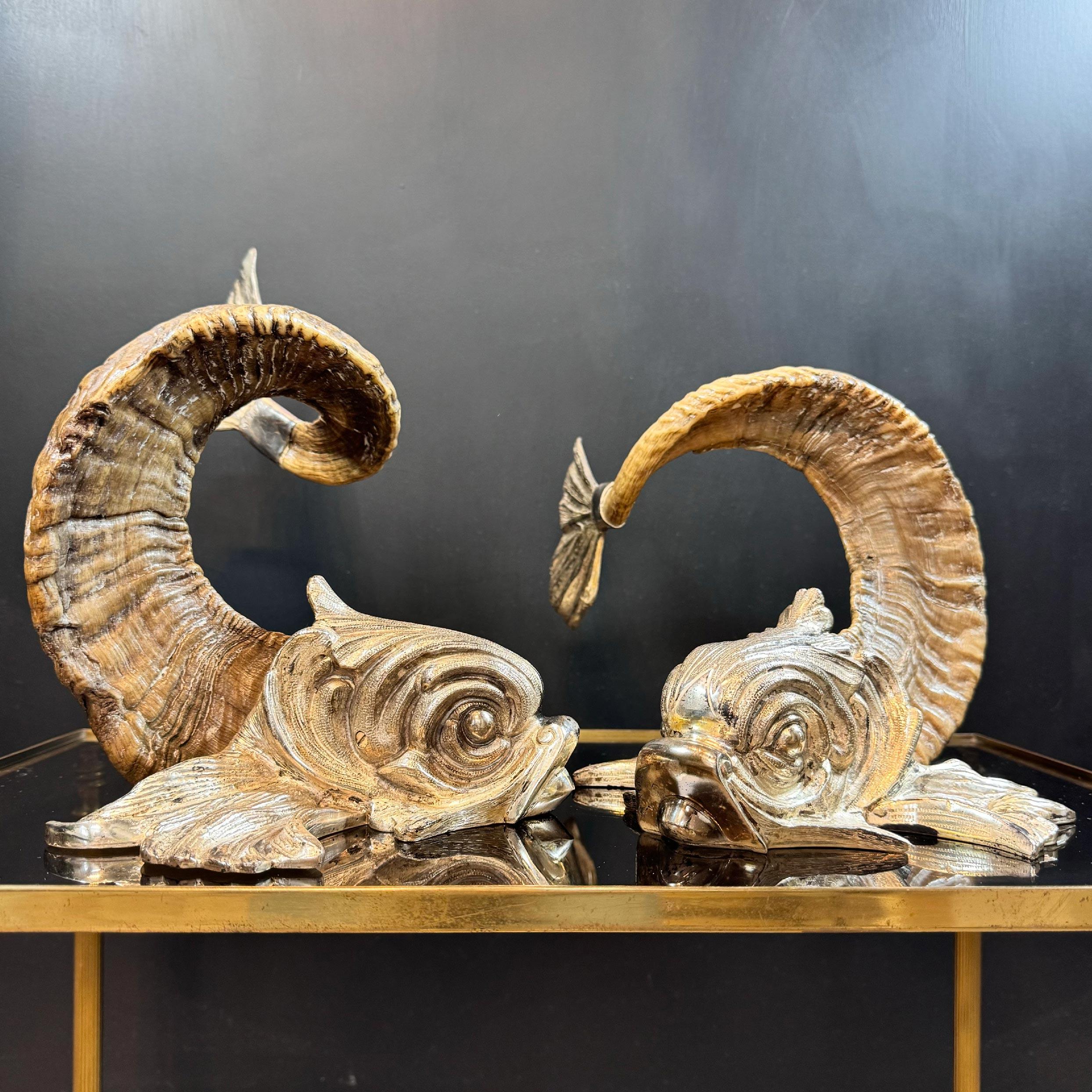 Gabriella Crespi 'Coppia Di Delfini' Pareja de delfines de bronce plateado en venta 3