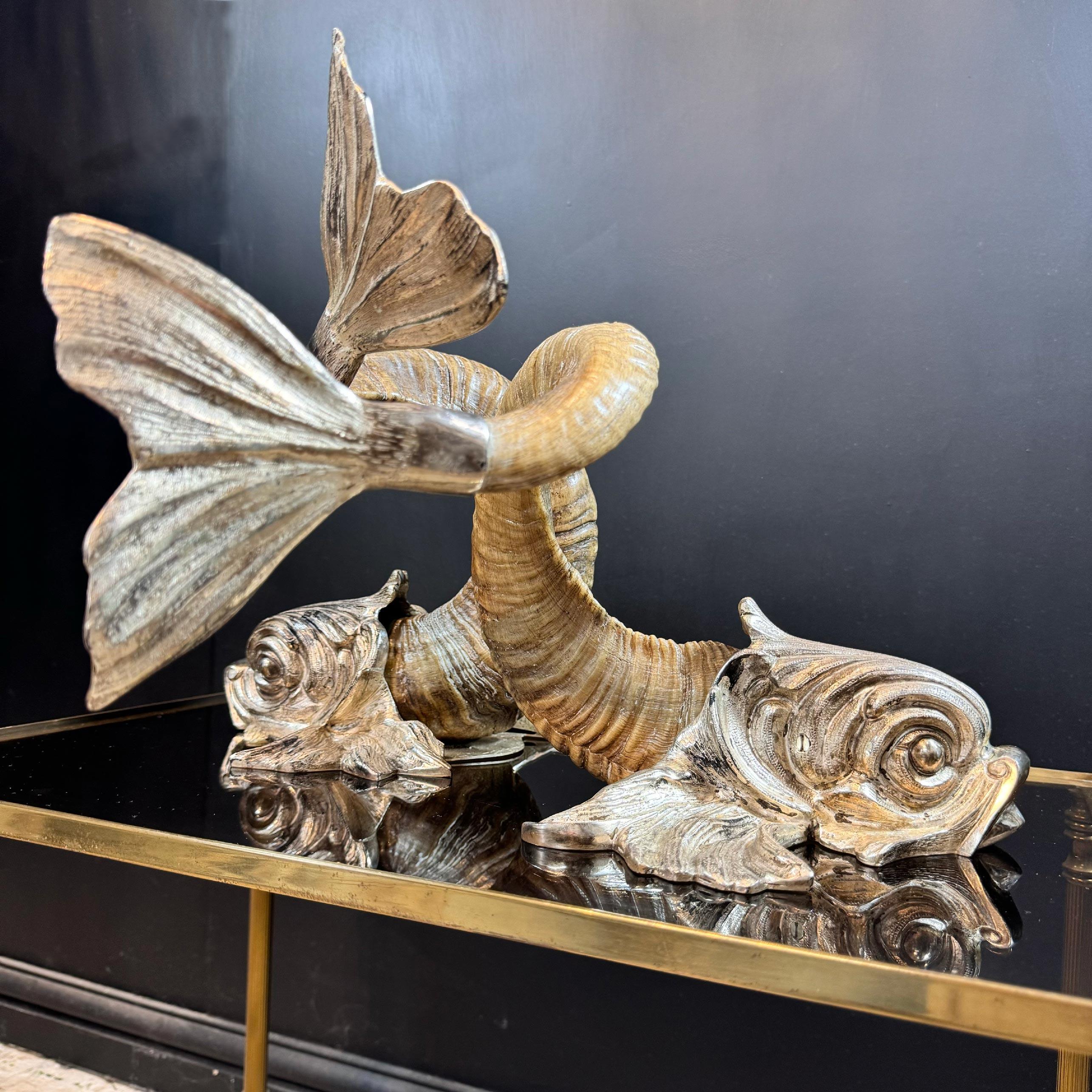 Gabriella Crespi 'Coppia Di Delfini' Pareja de delfines de bronce plateado en venta 9