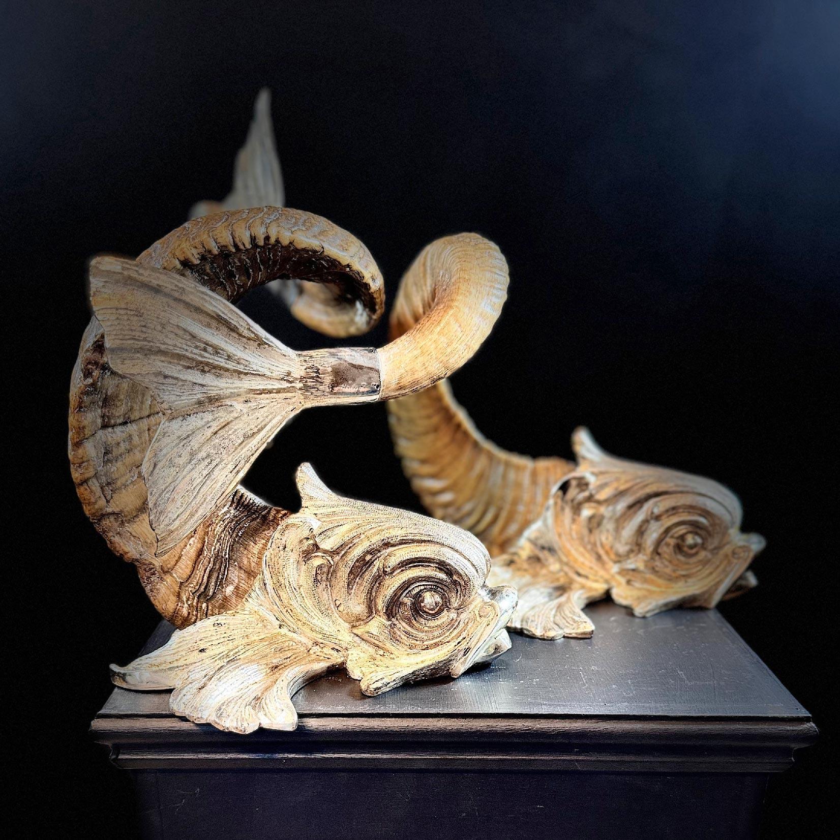 Gabriella Crespi 'Coppia Di Delfini' Pareja de delfines de bronce plateado Bronce en venta