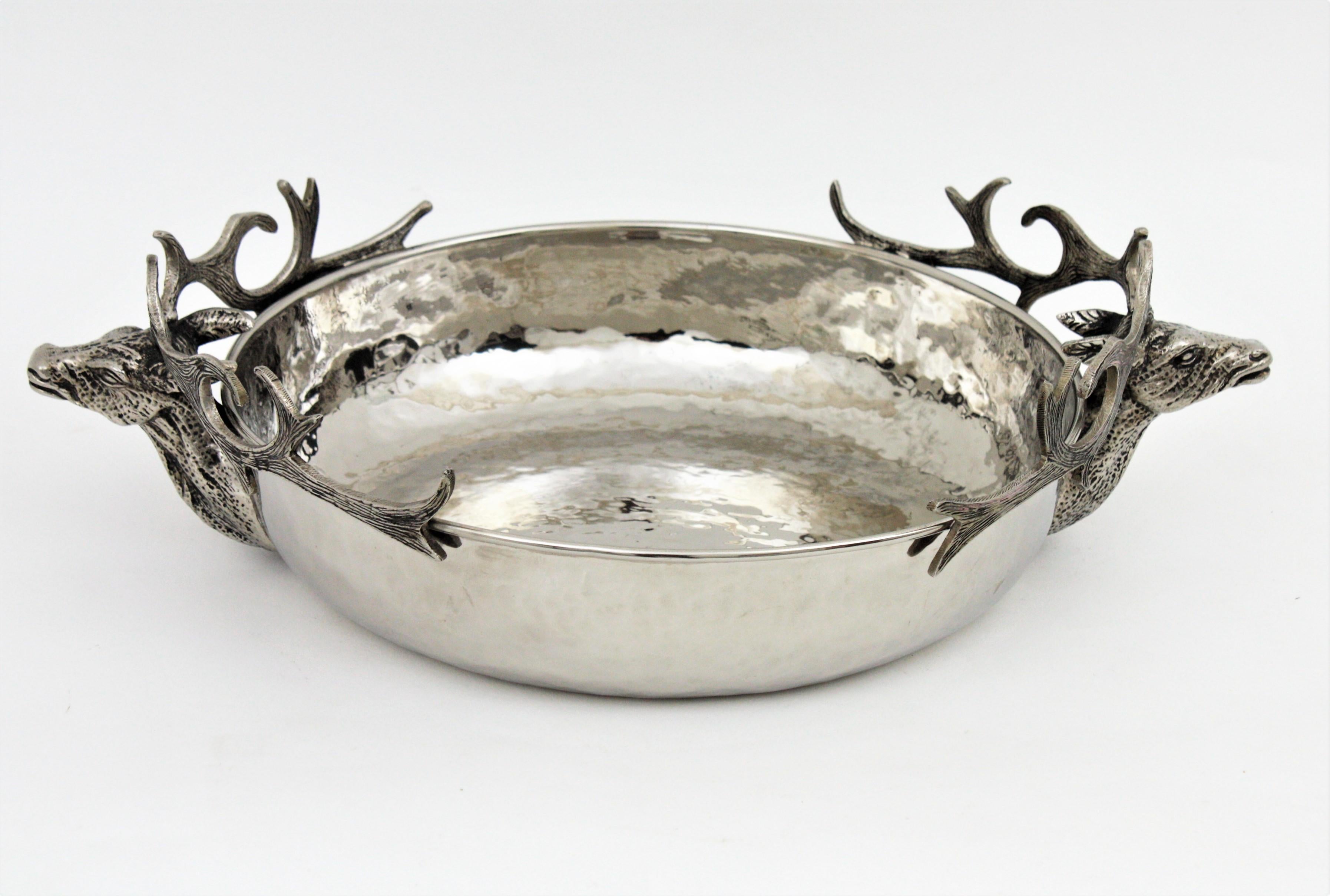 20th Century Deer Heads Centerpiece Bowl in Silver Plate For Sale