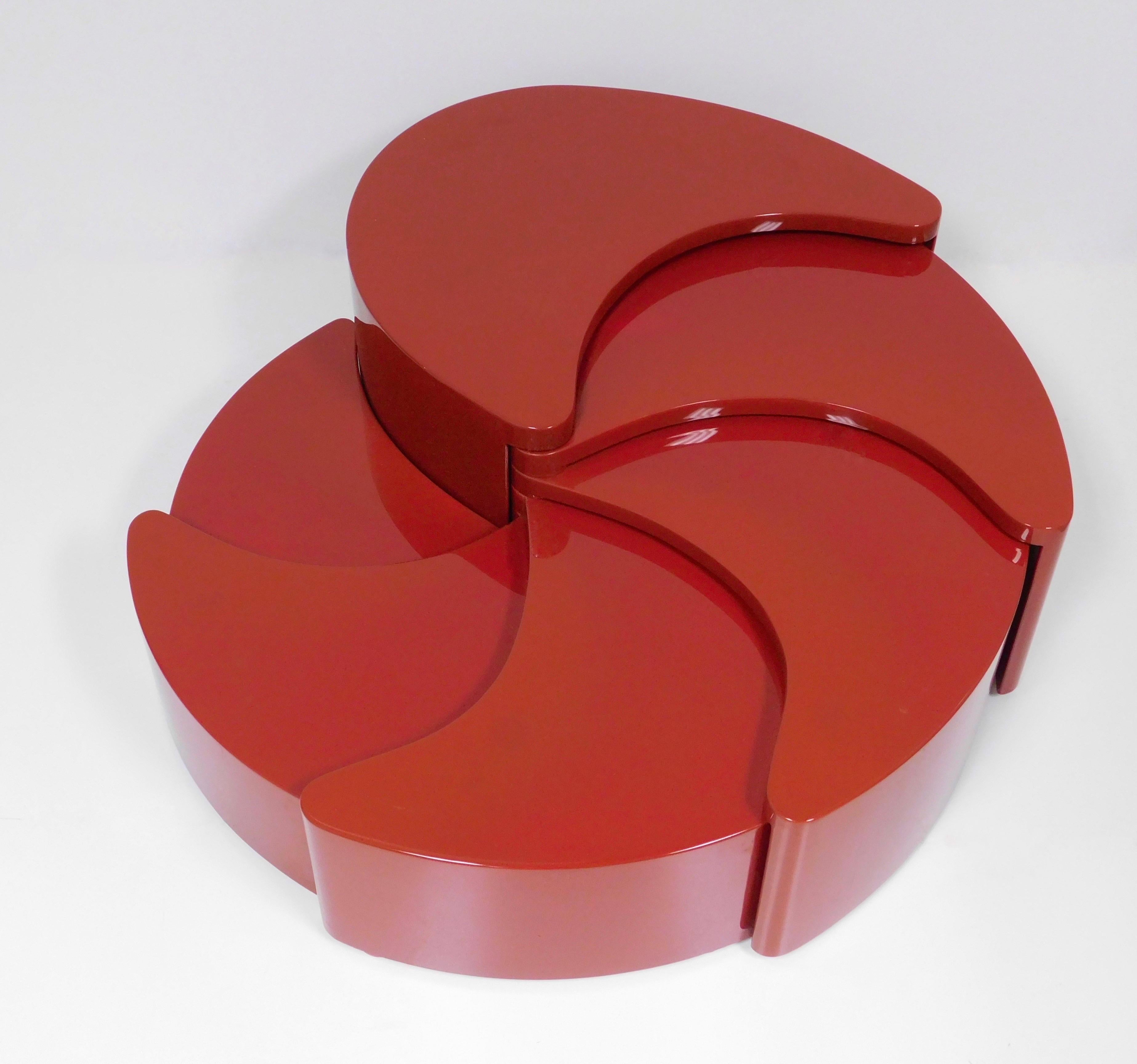 A rare example of this extraordinary design. 
Eclipse belongs to the Plurimi series, the methamophic tables designed by Gabriella Crespi between 1970 and 1982. It was presented in 1980 and exhibited at the museum of Science and Technology in Milan