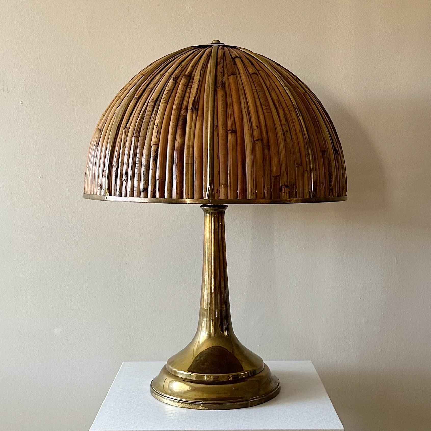 Gabriella Crespi Large Fungo Table Lamp, Rising Sun Series, 1973, Italie. Il s'agit de la plus grande lampe de table 