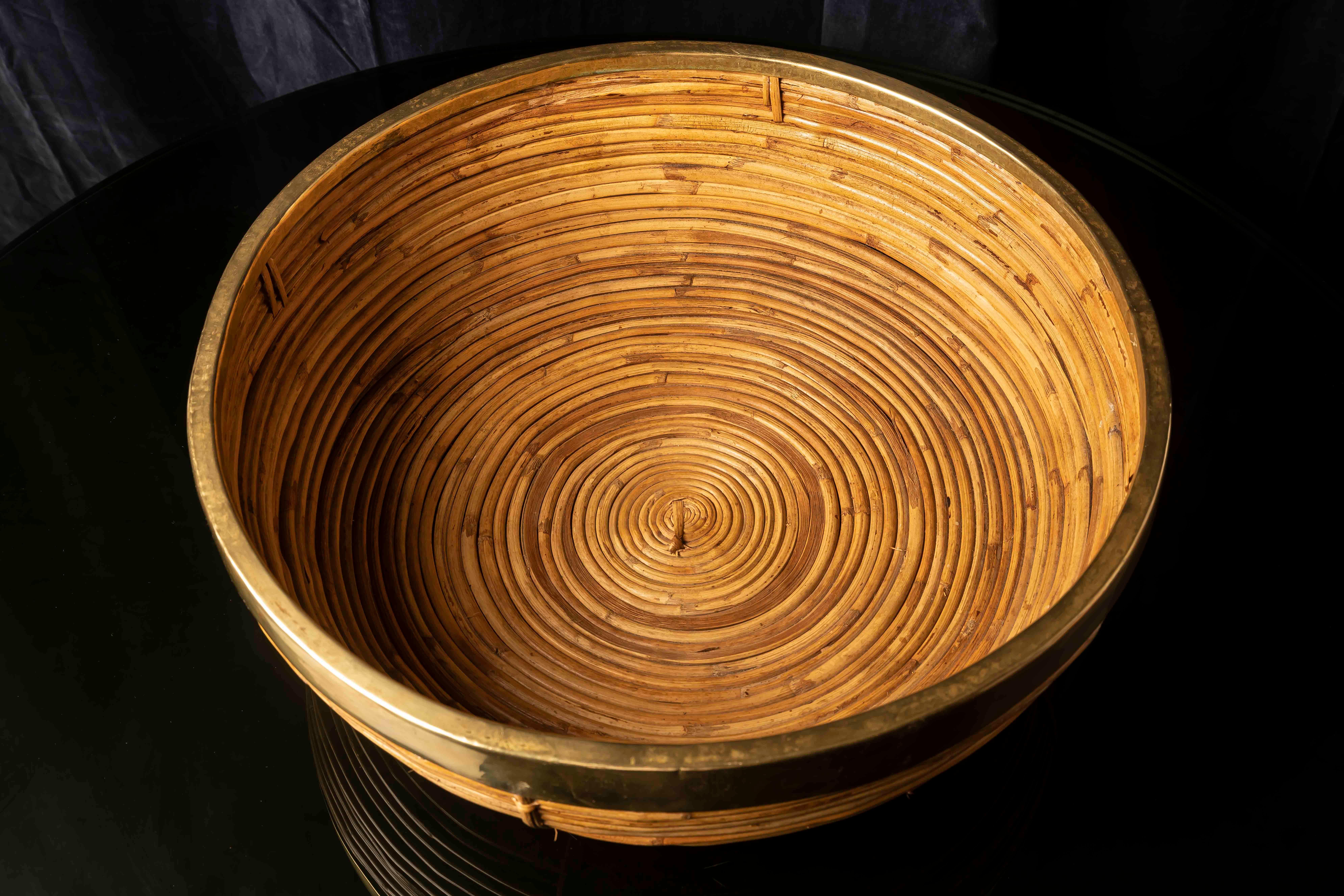 Gabriella Crespi  Centre de table en rotin et laiton, Italie, 1970 en vente 3