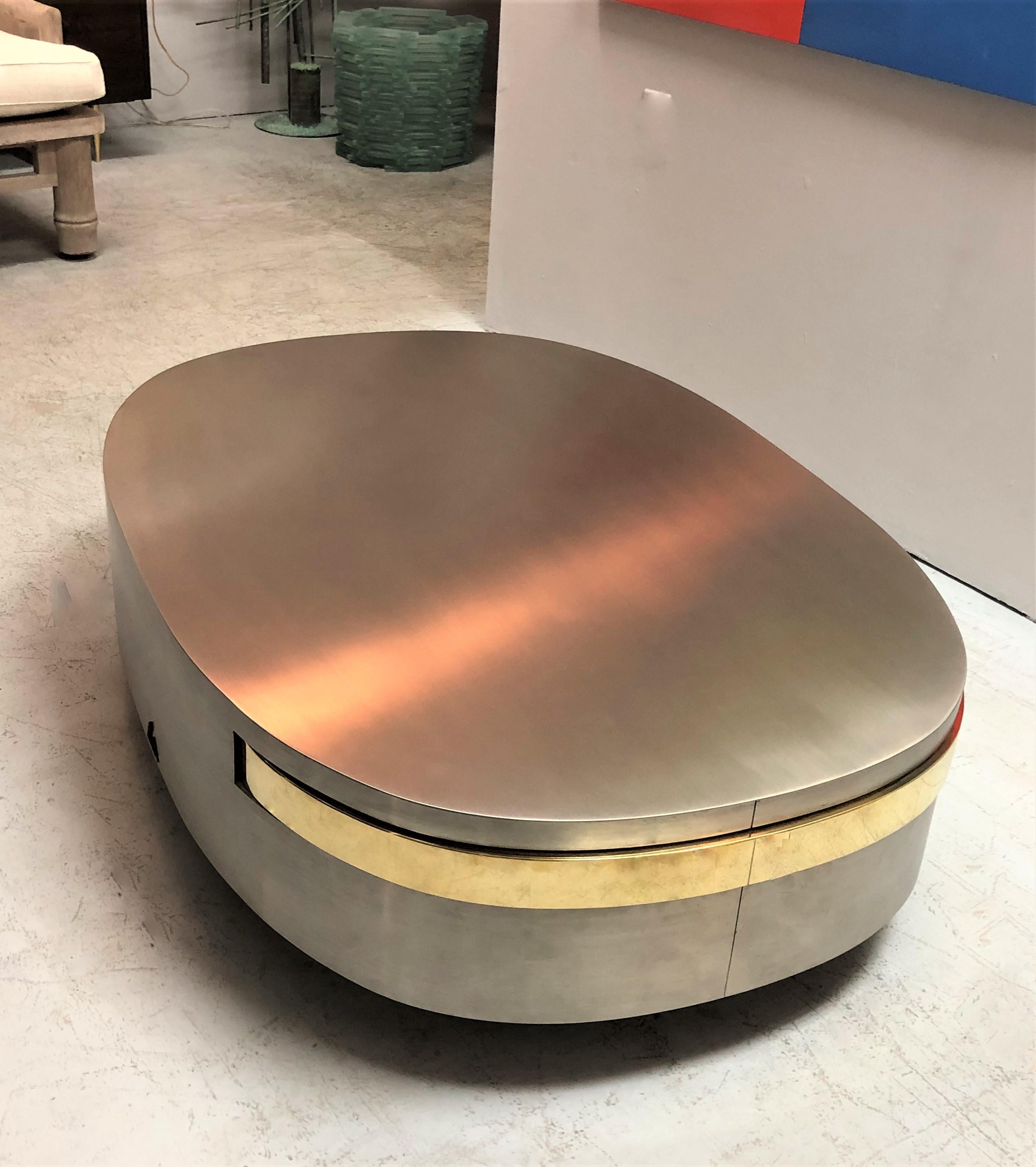 Table basse Ellisse en acier inoxydable et laiton, de Gabriella Crespi, 1976 6