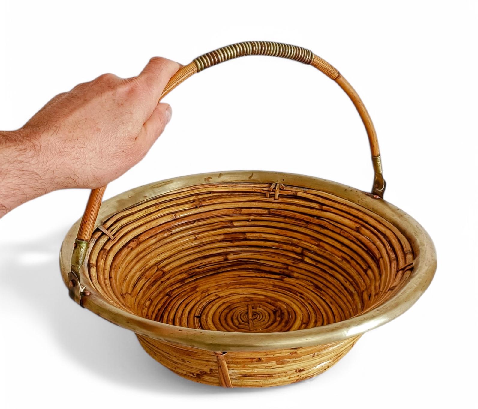 Midcentury Bamboo Rattan Brass Fruit Bowl Basket/ Centerpiece, Italy, 1960s In Excellent Condition In Valencia, VC