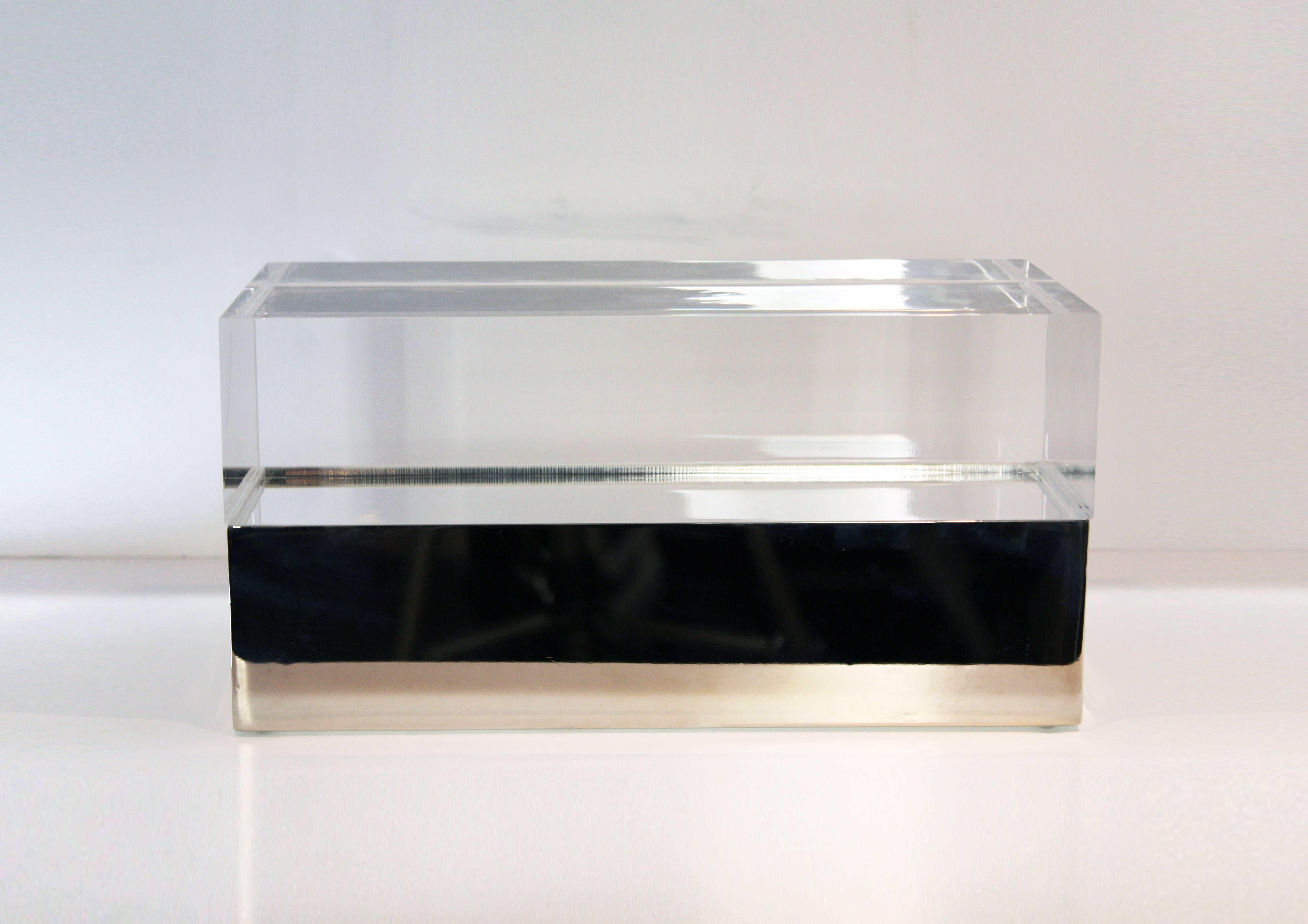 Minimalist Lucite and Brass Box In New Condition For Sale In Rome, IT