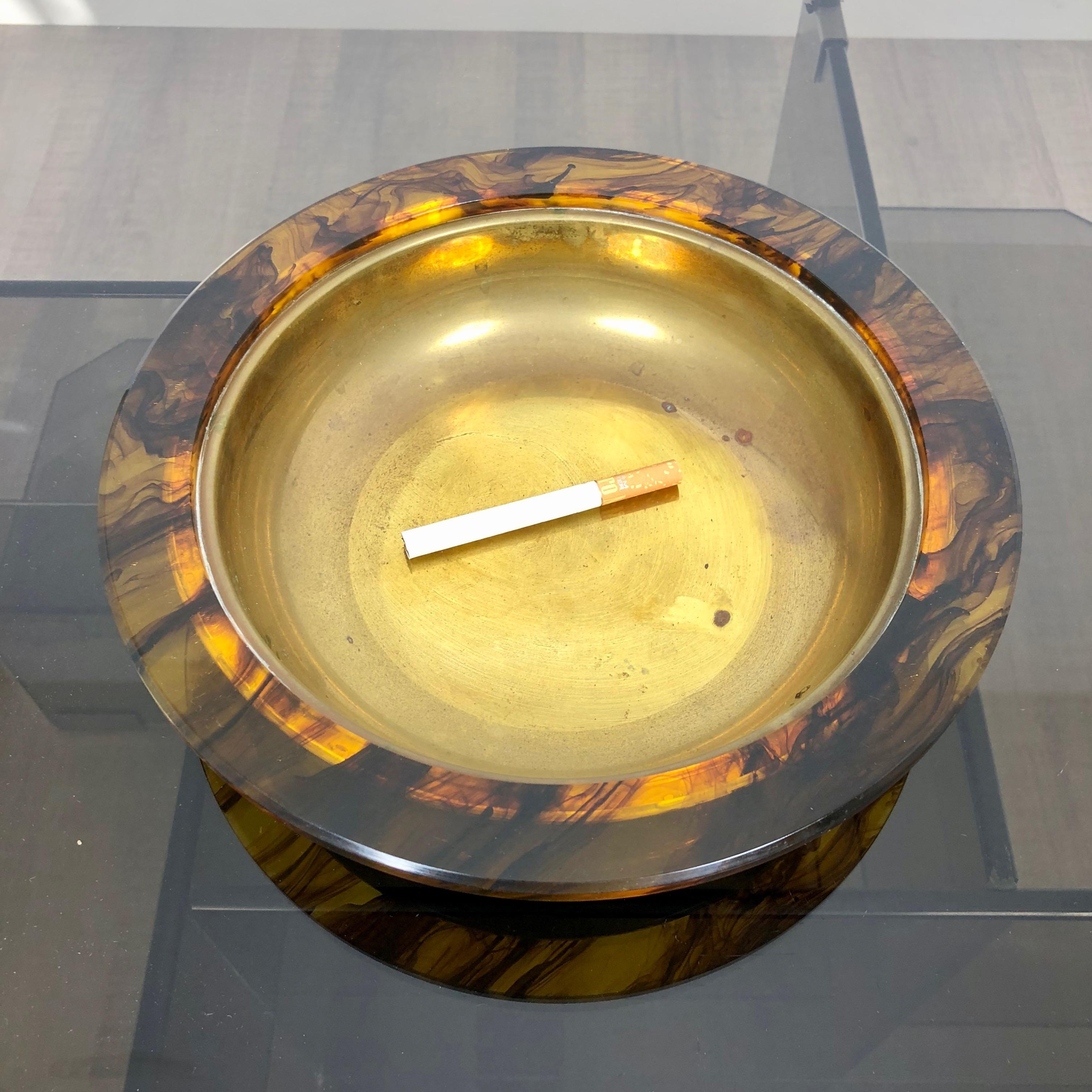 Italian Centerpiece Plate in Tortoiseshell Lucite and Brass, 1960 For Sale