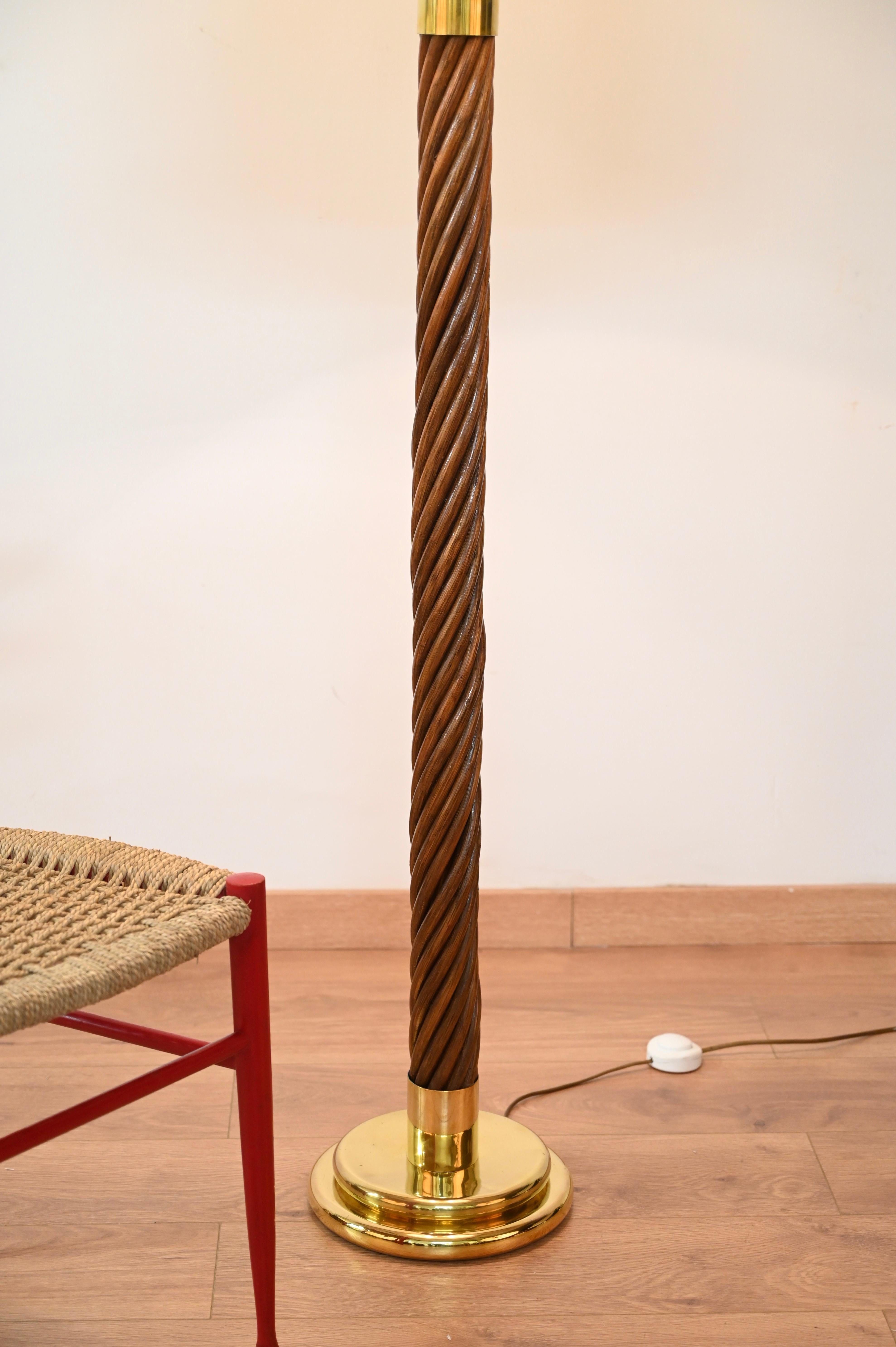 Lampadaire de style Gabriella Crespi en rotin, laiton et parchemin, Italie, années 1960 en vente 4