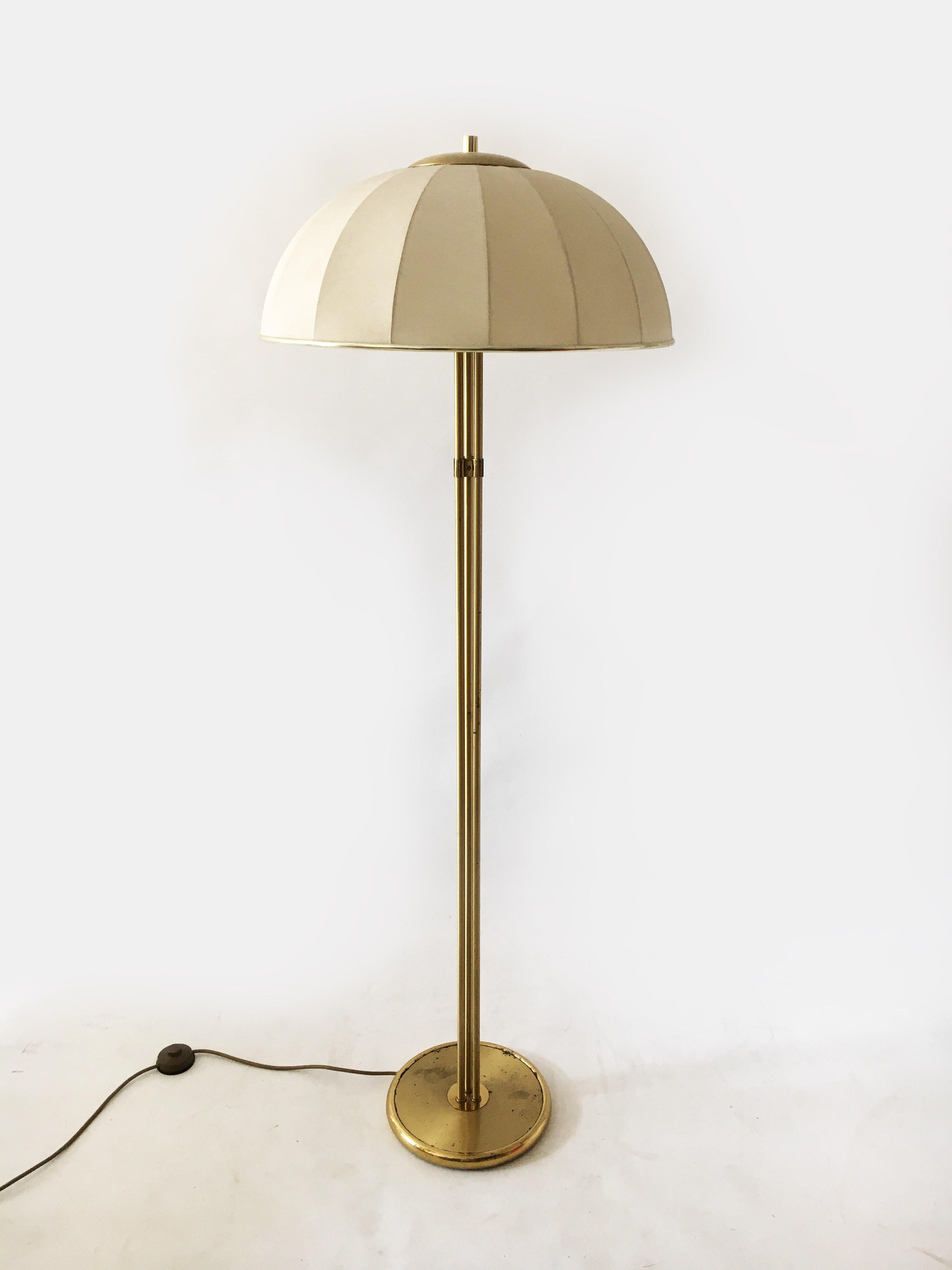 Floor lamp vintage brass model 'Fungo', Italy, 1970s.