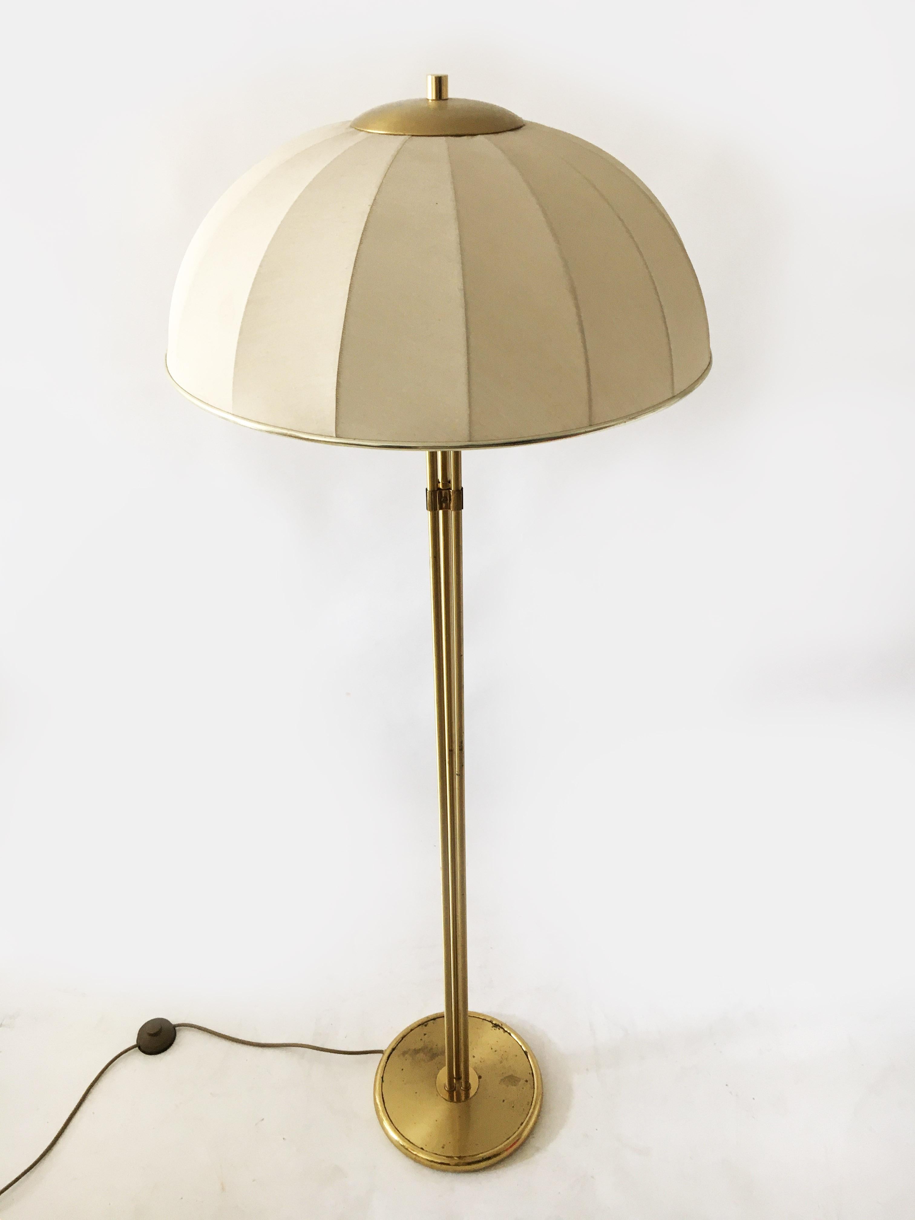 Mid-Century Modern Floor Lamp Vintage Brass Model 'Fungo', Italy, 1970s
