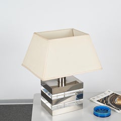 Lámpara de mesa grande de mediados de siglo estilo Crespi en lucita y acero, Italia Años 70