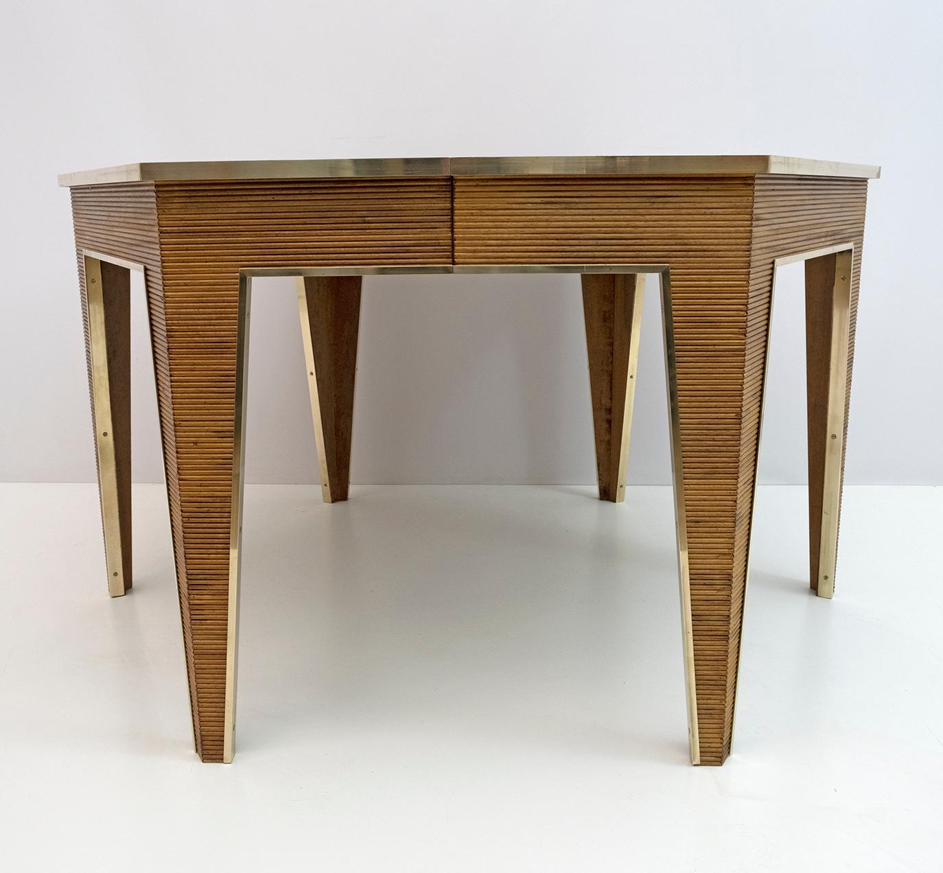 Italian Mid-Century Wood and Brass Extendable Dining Table, 1970s