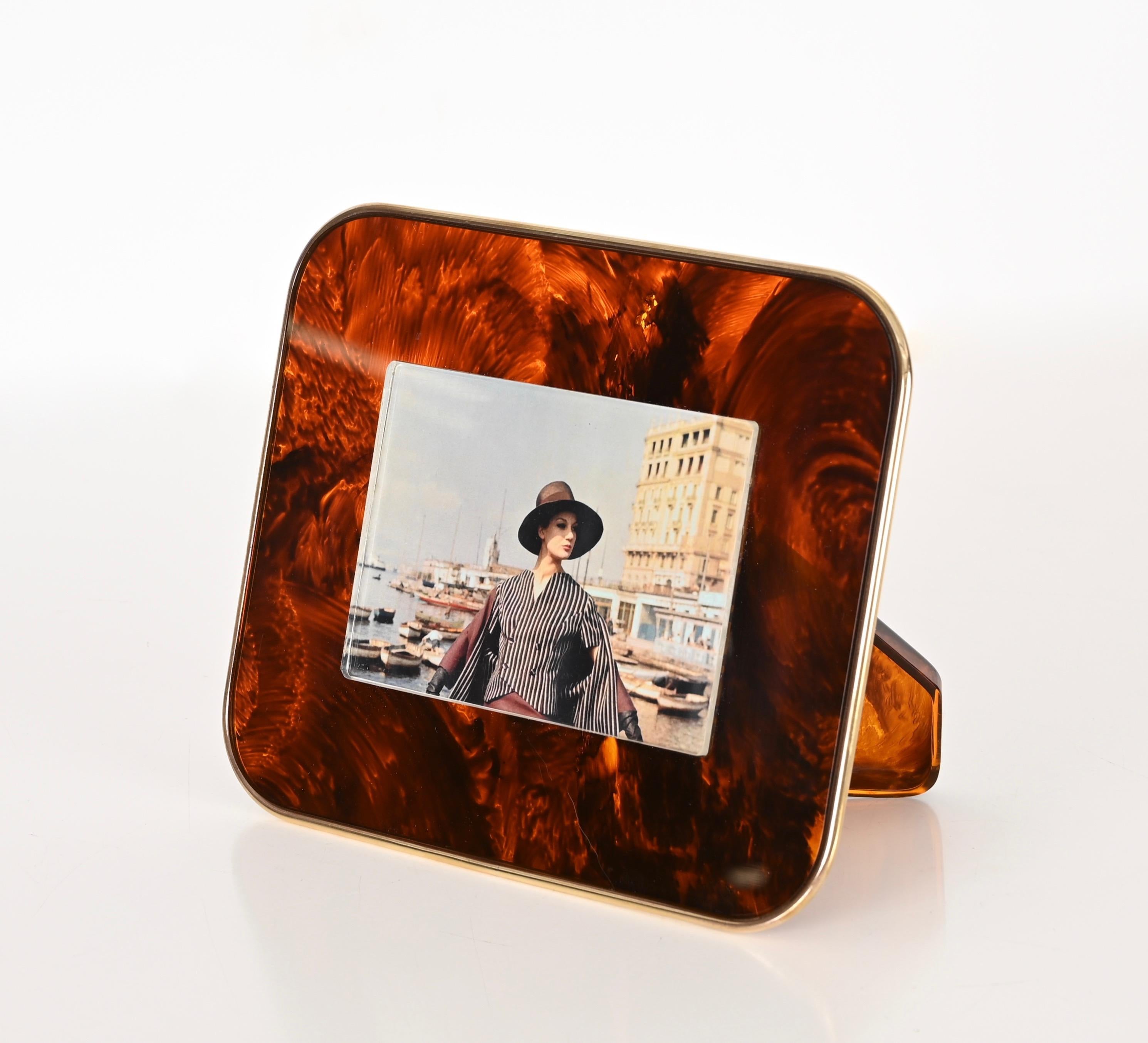 Gabriella Crespi Style Photo Frame in Lucite Tortoiseshell Brass, Italy, 1970s In Good Condition For Sale In Roma, IT