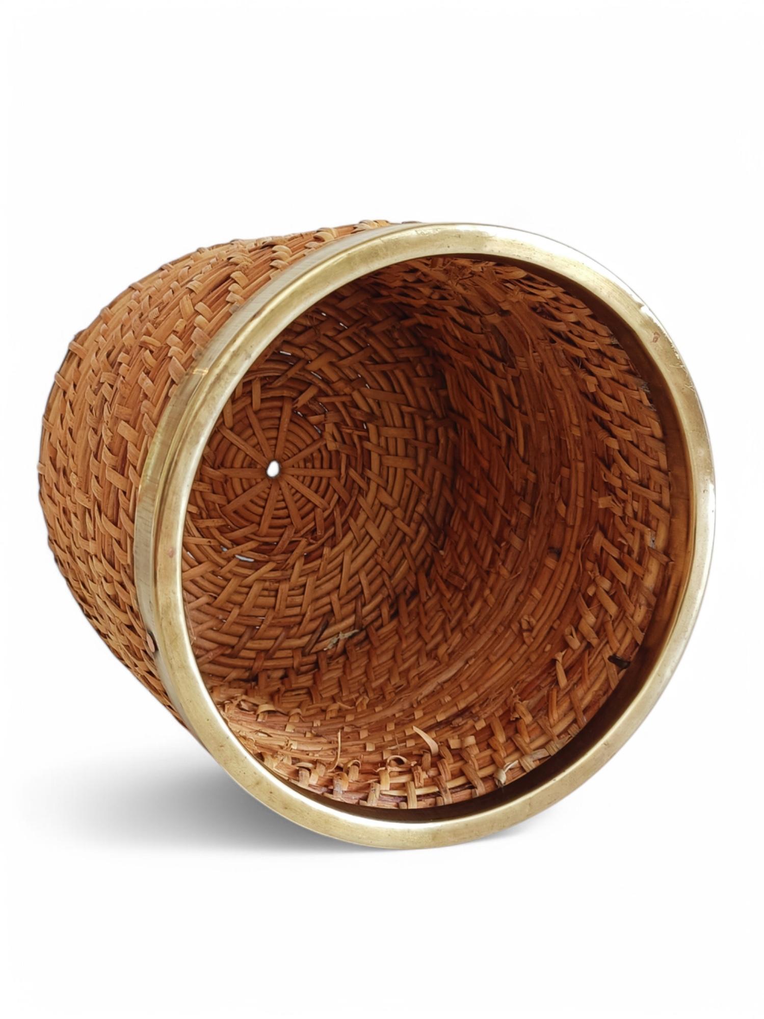 French Riviera Midcentury Rattan and Brass Basket Planter, Italy, 1960s For Sale 3