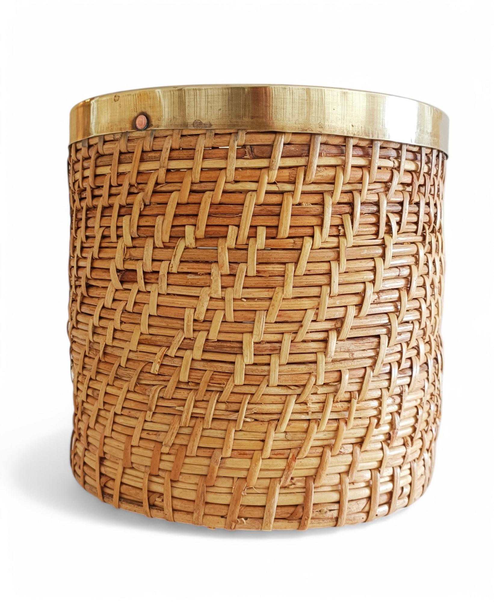 Italian French Riviera Midcentury Rattan and Brass Basket Planter, Italy, 1960s For Sale