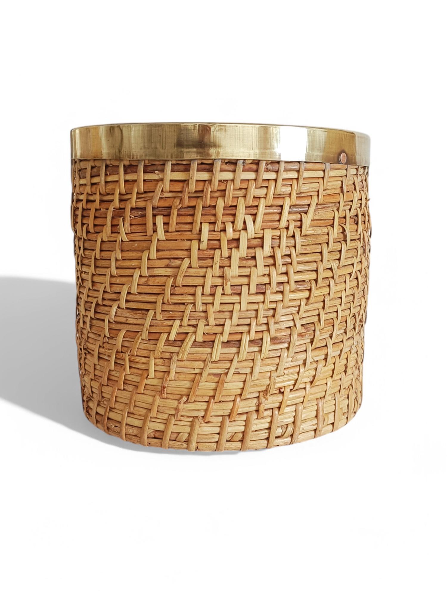 French Riviera Midcentury Rattan and Brass Basket Planter, Italy, 1960s For Sale 1