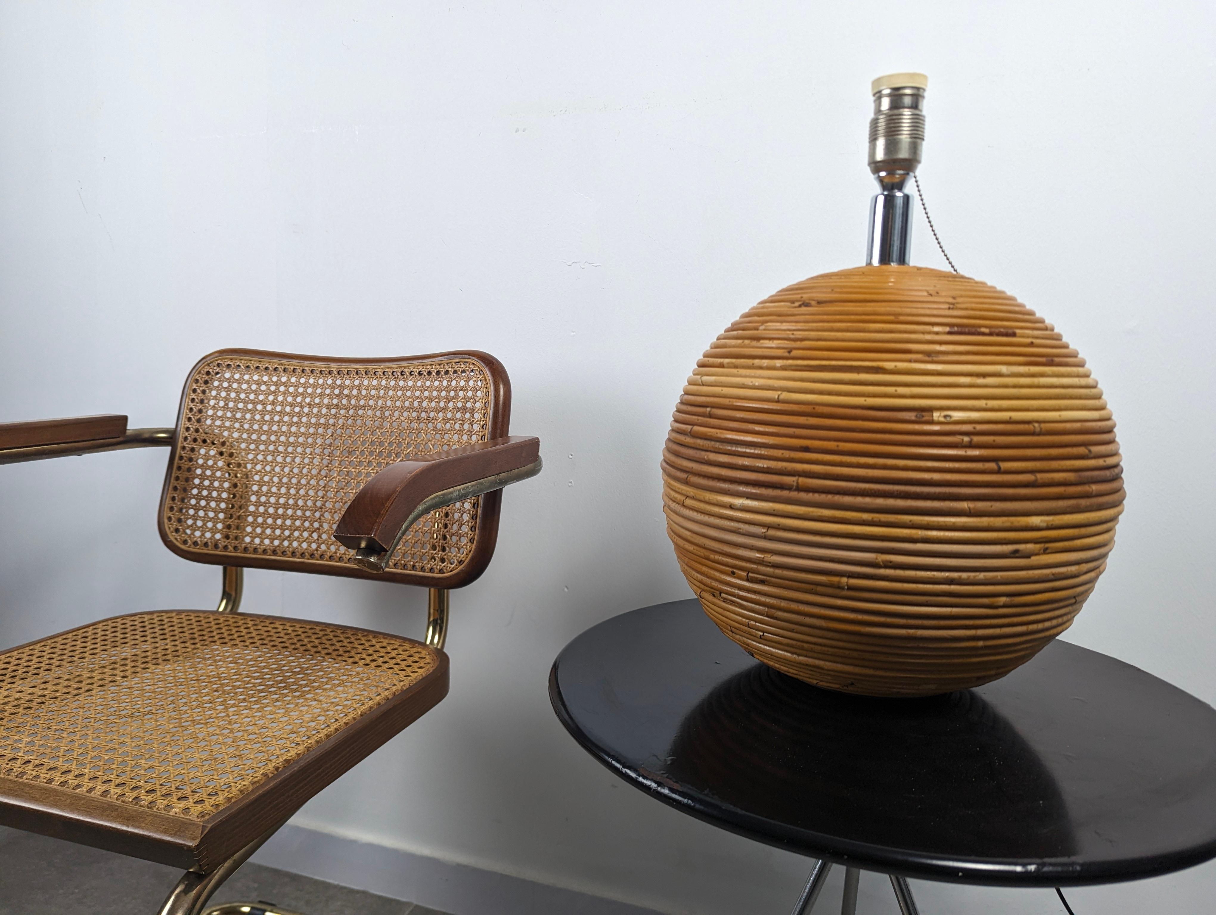 Rattan Gabriella Crespi style sphere rattan table lamp, 1970s For Sale