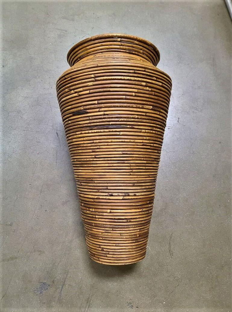  2' Stacked Pencil Reed Rattan Large Floor Vase In Excellent Condition In Van Nuys, CA