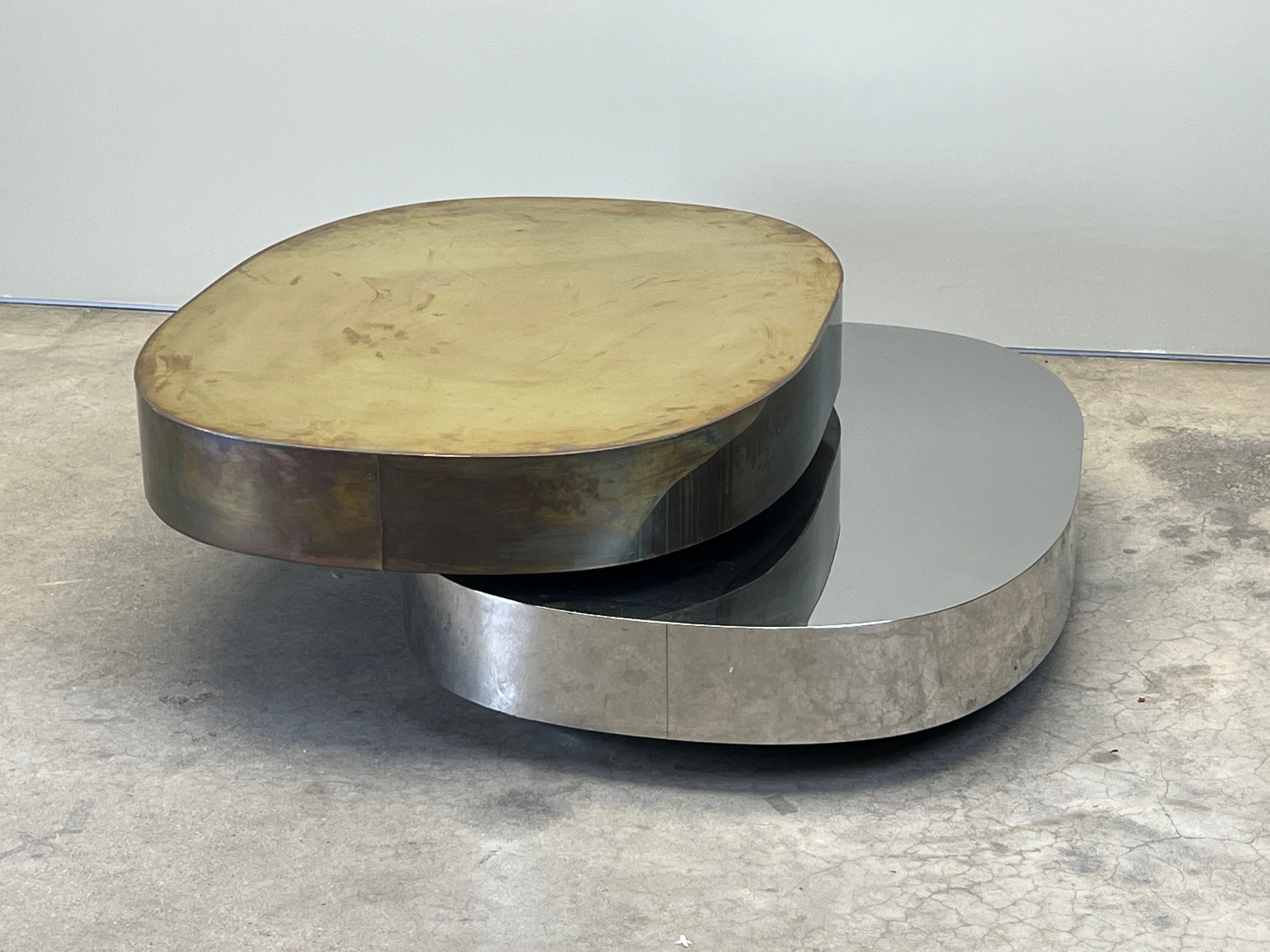 Late 20th Century Gabriella Crespi Tavola Scultura Coffee Table in Brass and Chrome