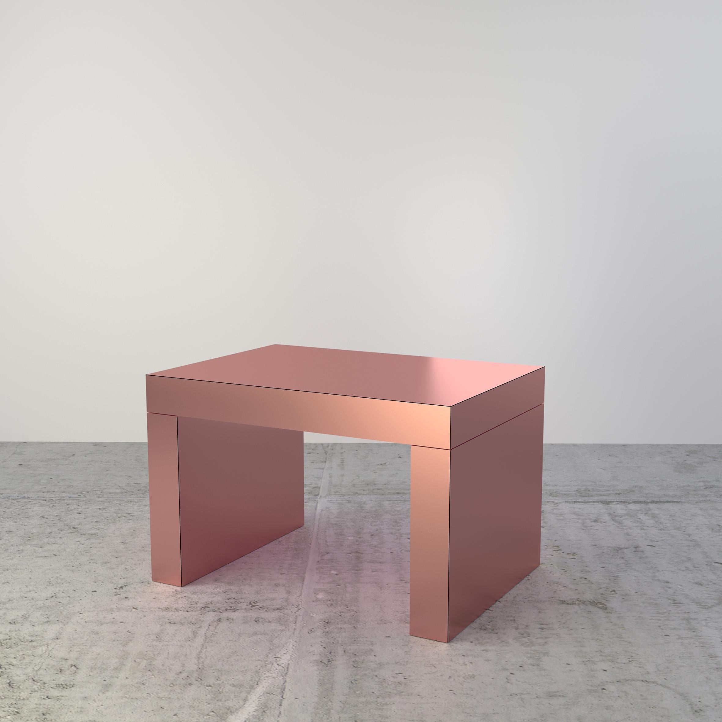 Gaby is a multifunctional coffee table entirely covered by HPL aluminum. The manufacturing process and research on metal surfaces treatment and finishing allows to highlight the shine and brightness of aluminum.

Gaby is entirely handcrafted in