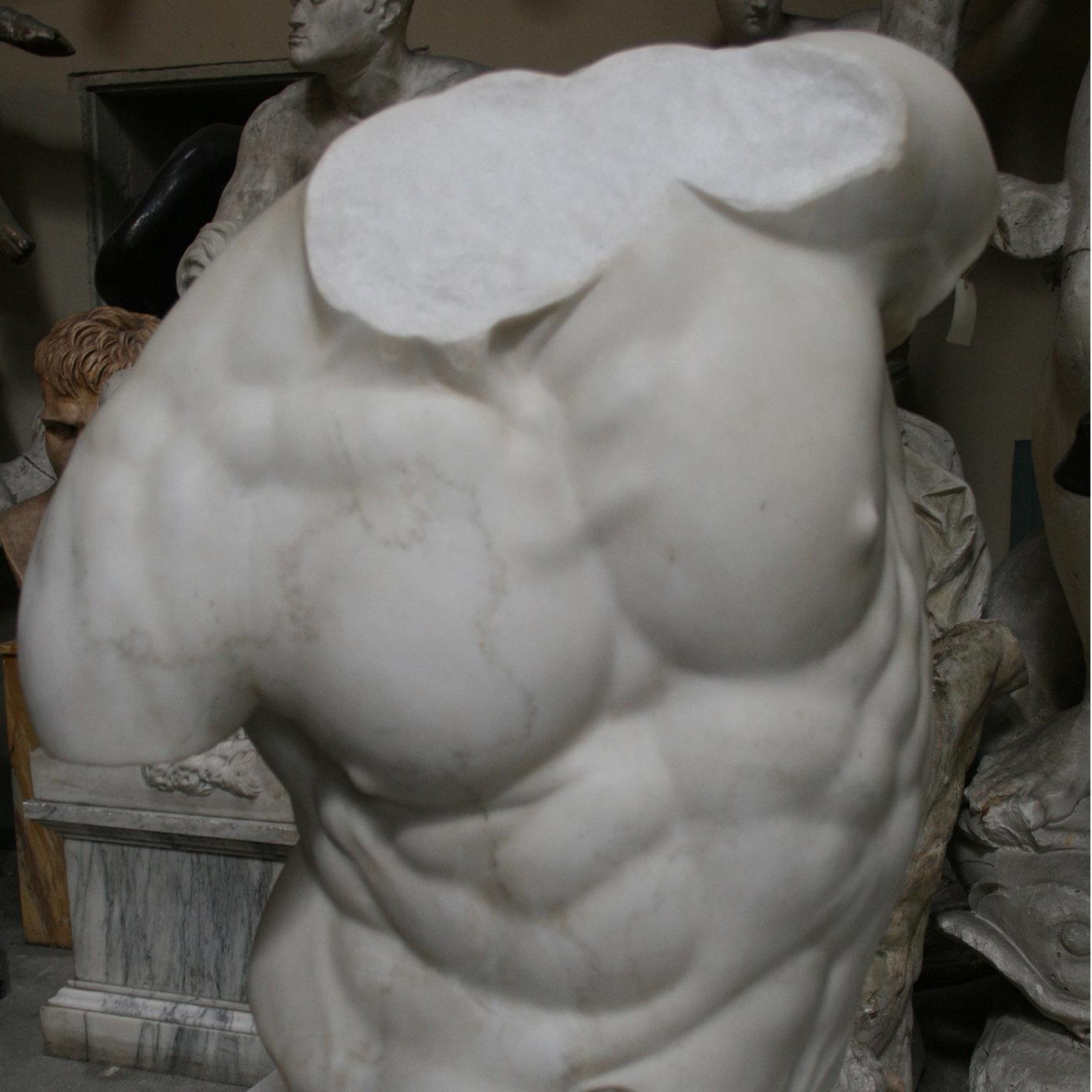 italien Sculpture de torse de Gaddi en vente