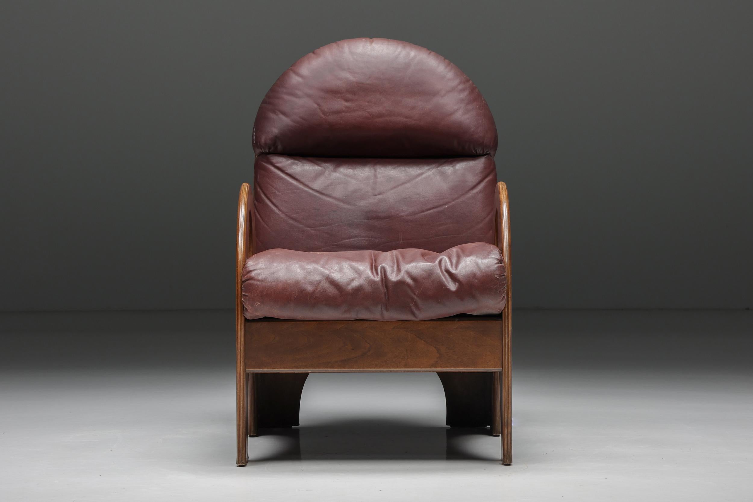 Gae Aulenti Arcata Easy Chair in Walnut and Burgundy Leather, 1960s For Sale 2