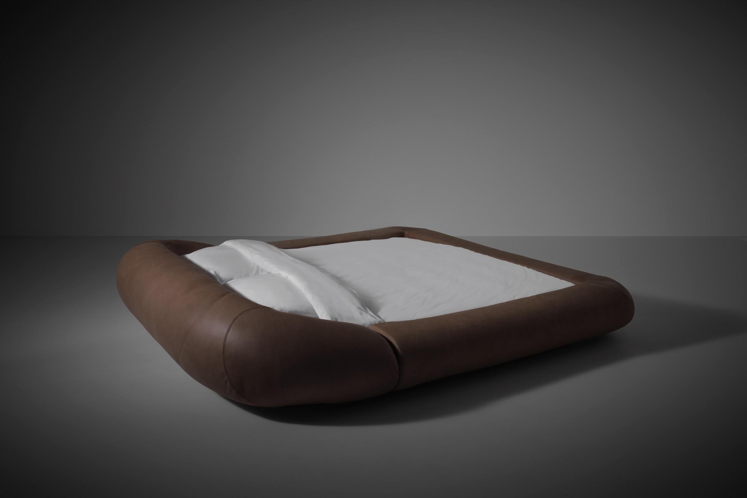 Late 20th Century Gae Aulenti bed mod. ‘Tennis’ for Gavina, Italy 1972 For Sale