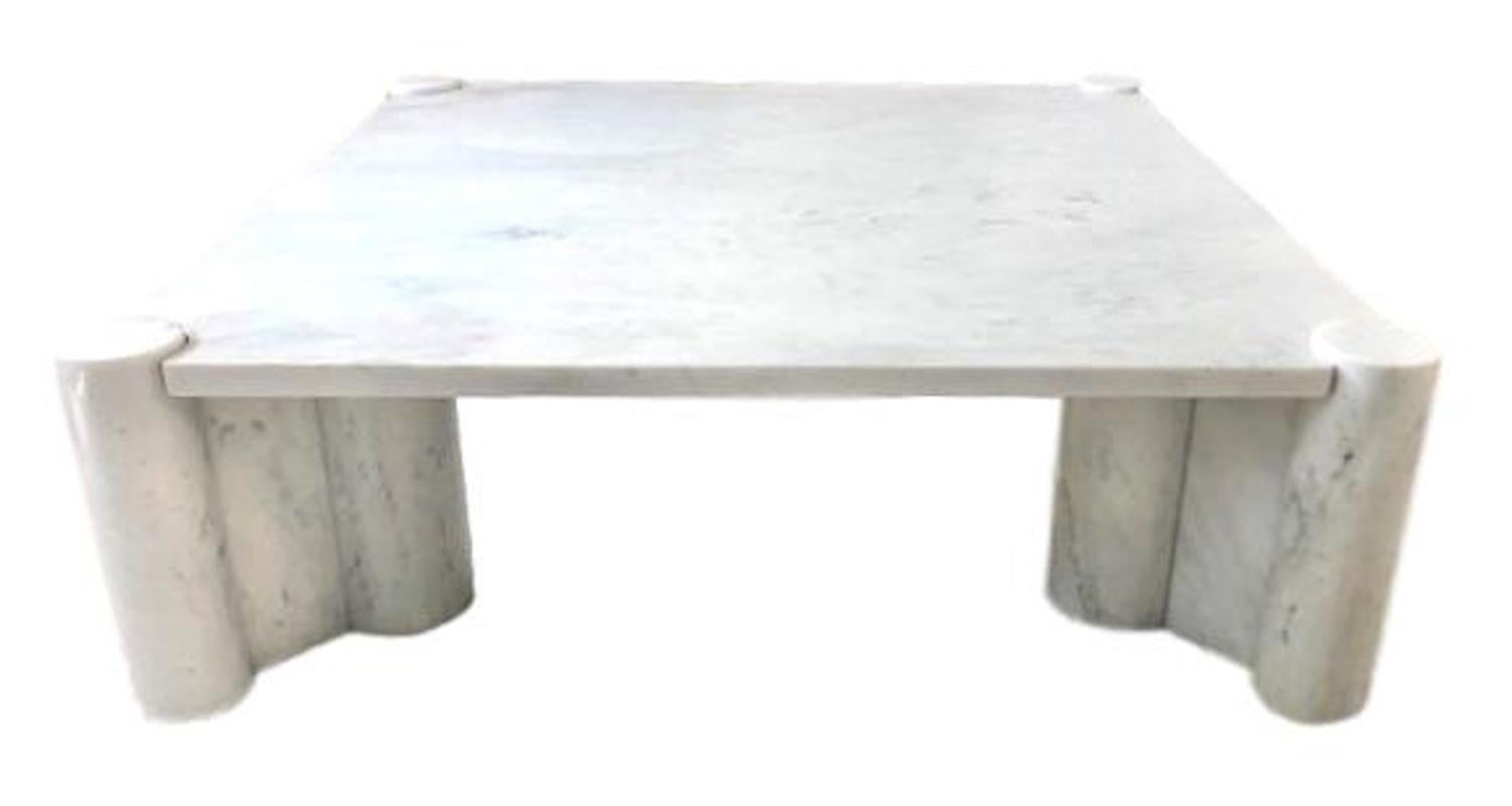 Classic marble table by Gae Aulenti in Carrara marble. Stunning design. Very few available for sale. Good vintage condition.