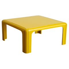 Gae Aulenti para Kartell 4894 Mesa baja Años 70