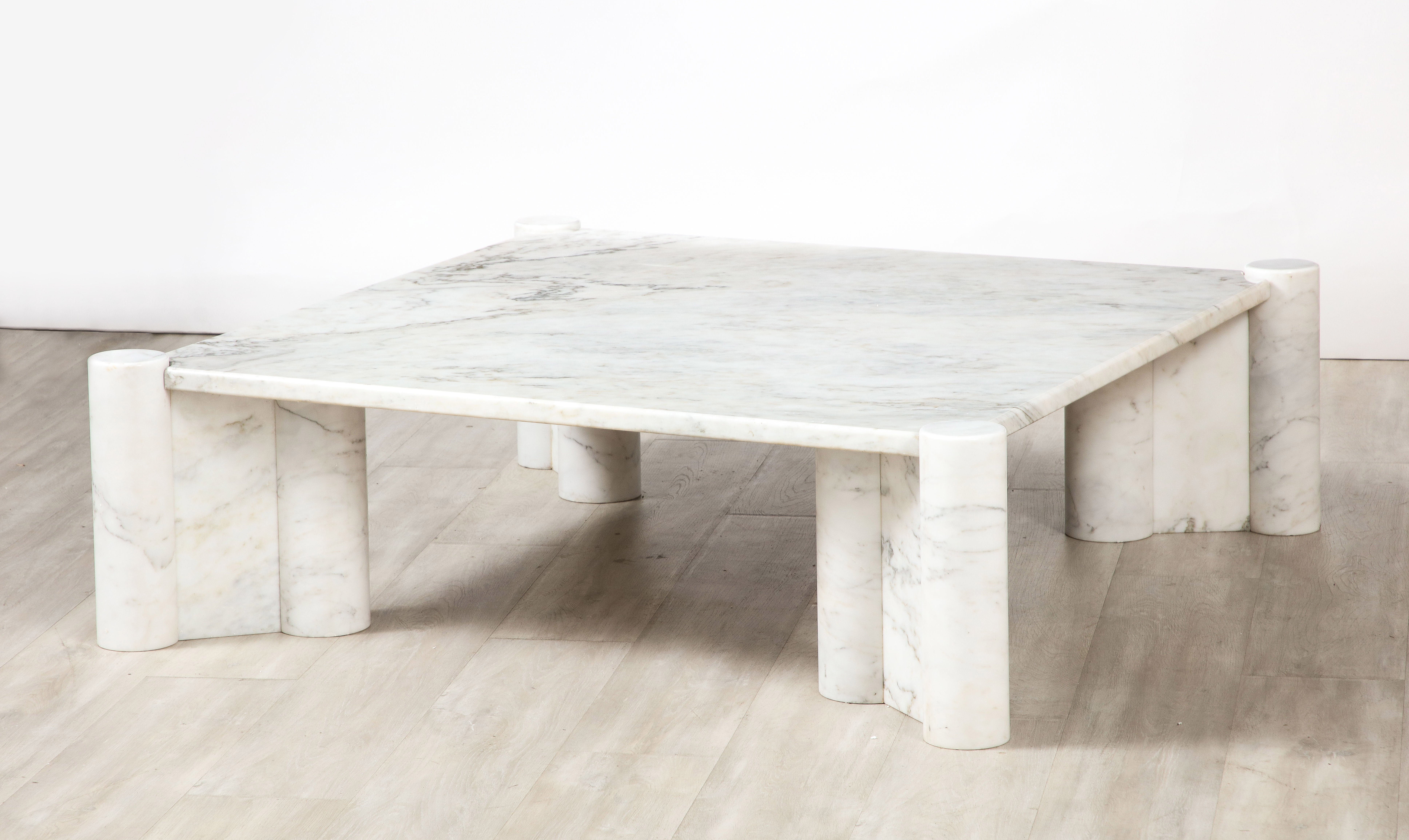 Mid-Century Modern Table basse en marbre de Carrare 