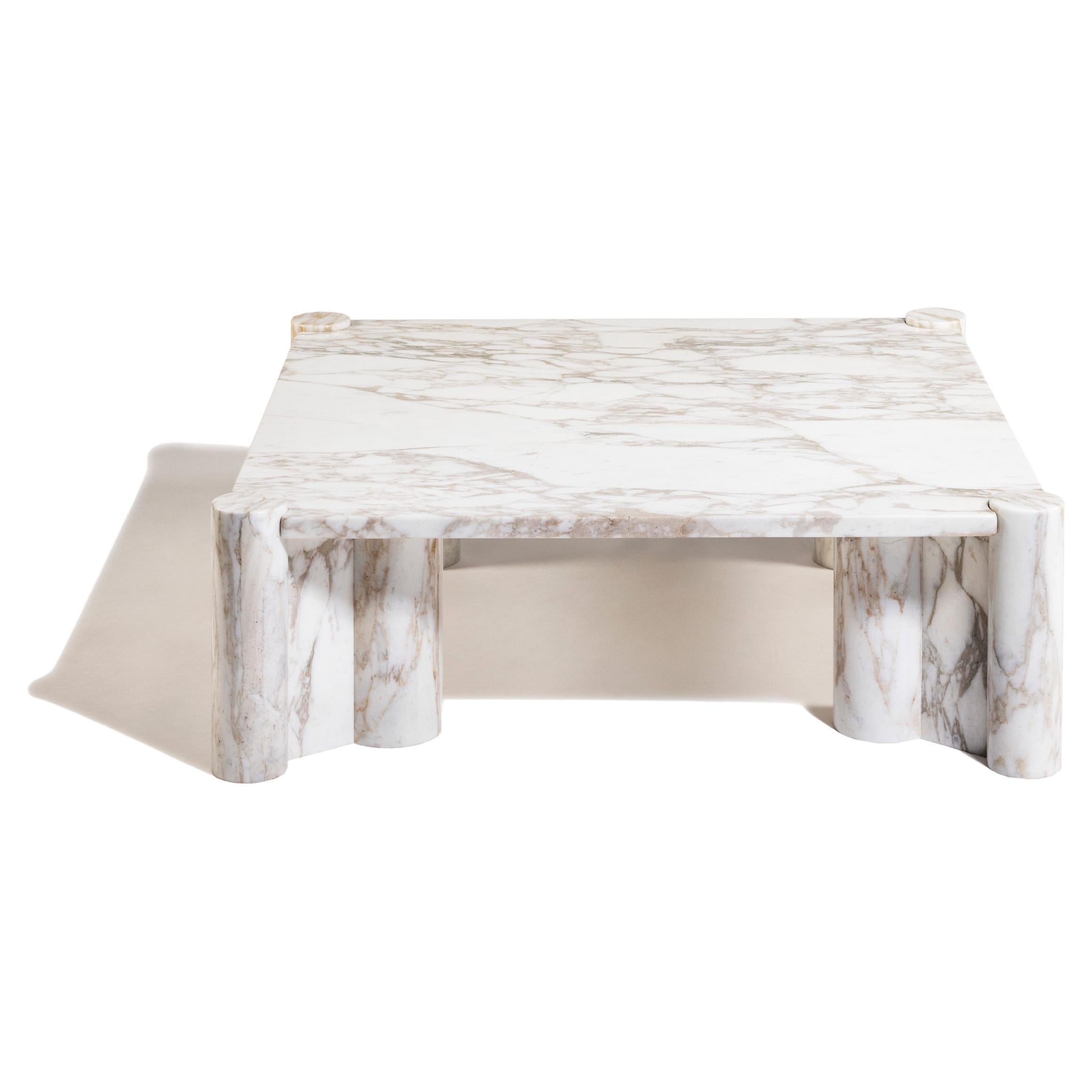 Iconic Jumbo table in White Carrara marble by Gae Aulenti for Knoll. Italy, 1960s.