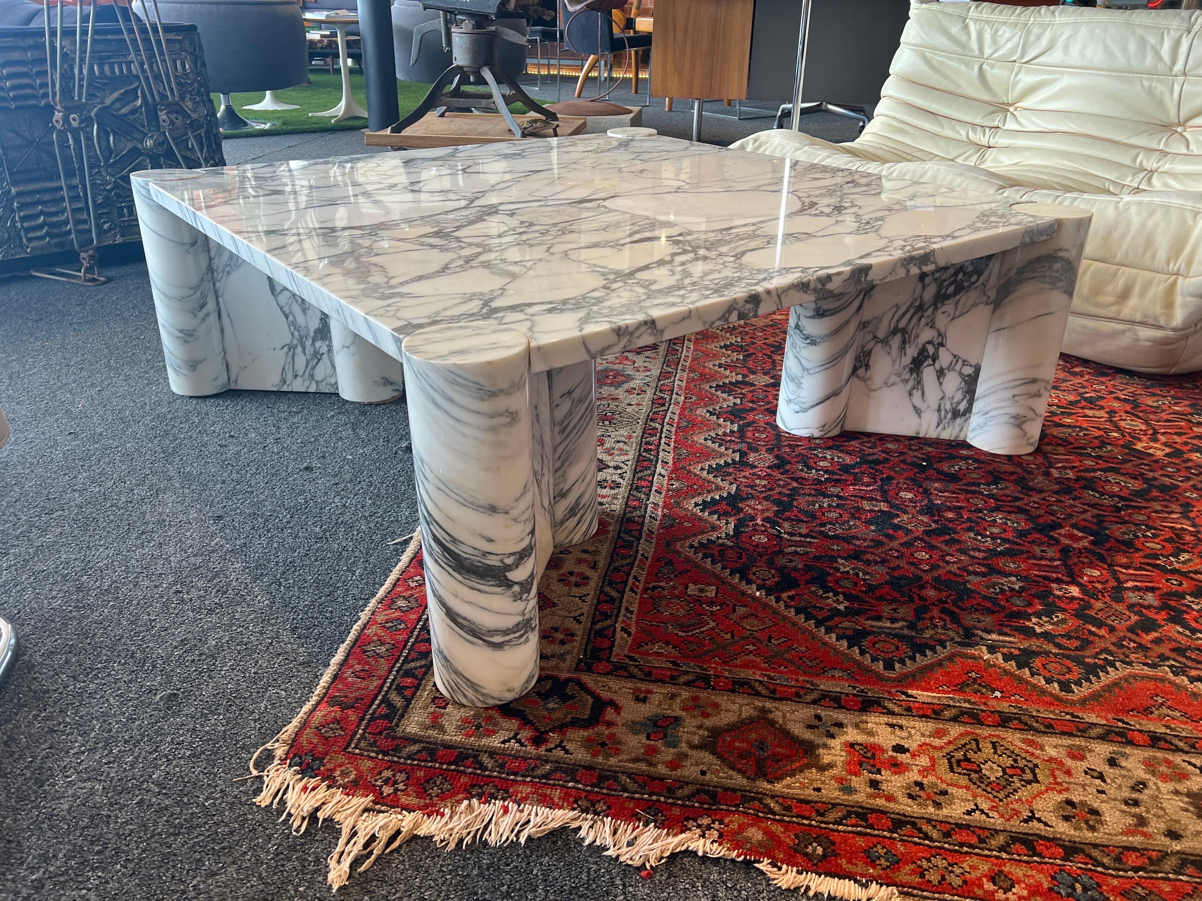 Gae Aulenti for Knoll, Rare ‘Jumbo’ Coffee Table in Arabescato Marble For Sale 8