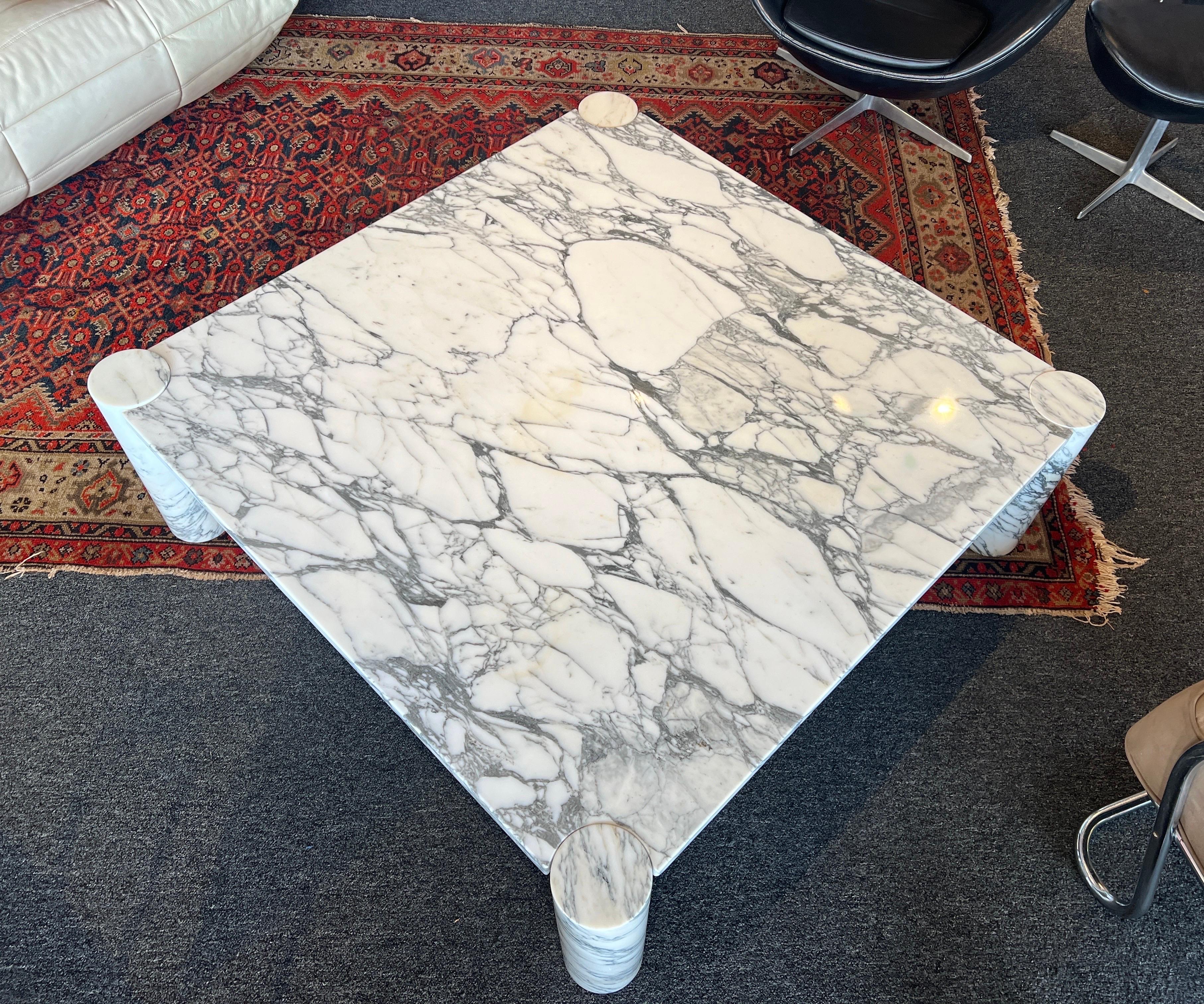 Italian Gae Aulenti for Knoll, Rare ‘Jumbo’ Coffee Table in Arabescato Marble For Sale