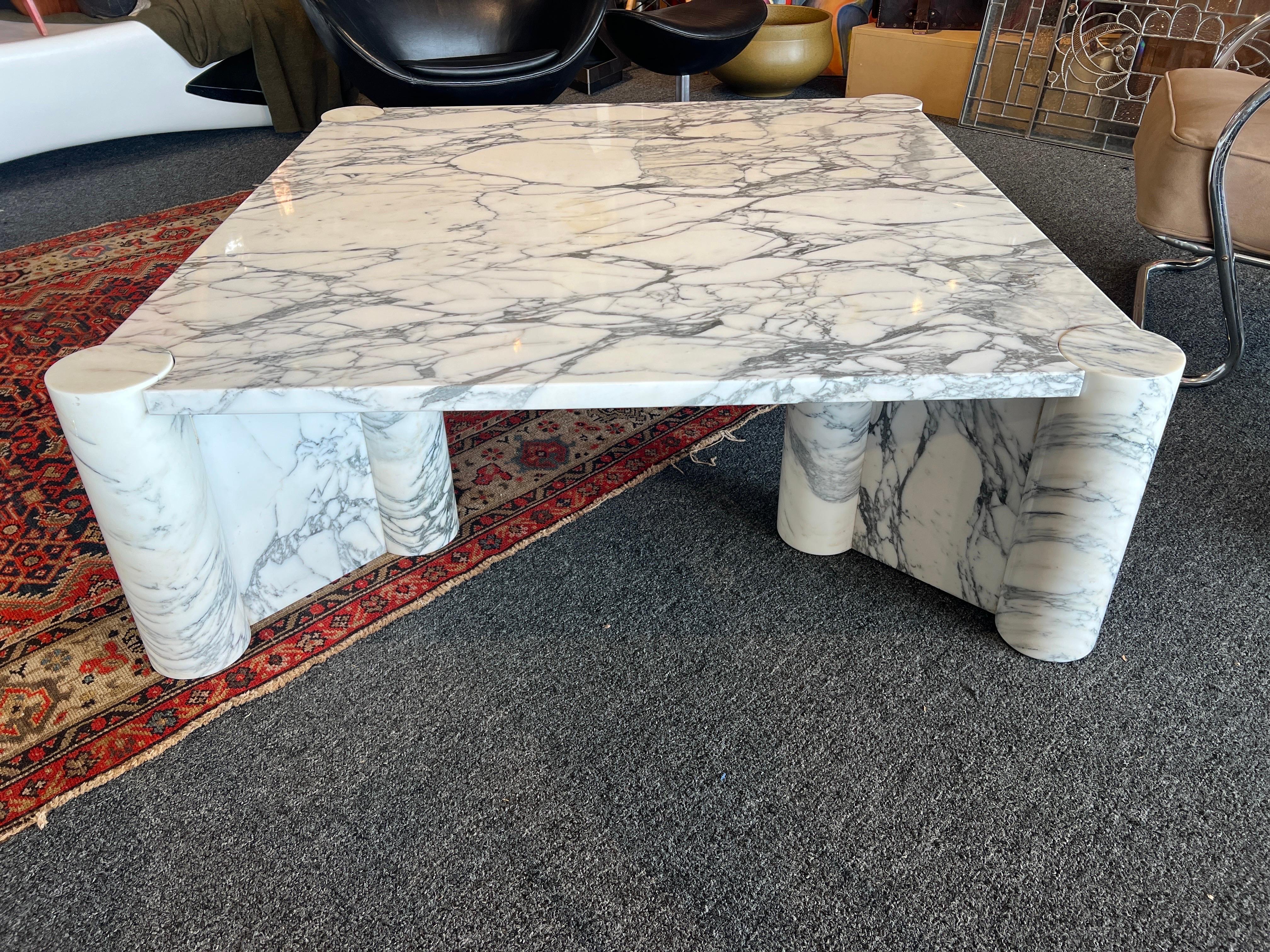 Gae Aulenti for Knoll, Rare ‘Jumbo’ Coffee Table in Arabescato Marble For Sale 1