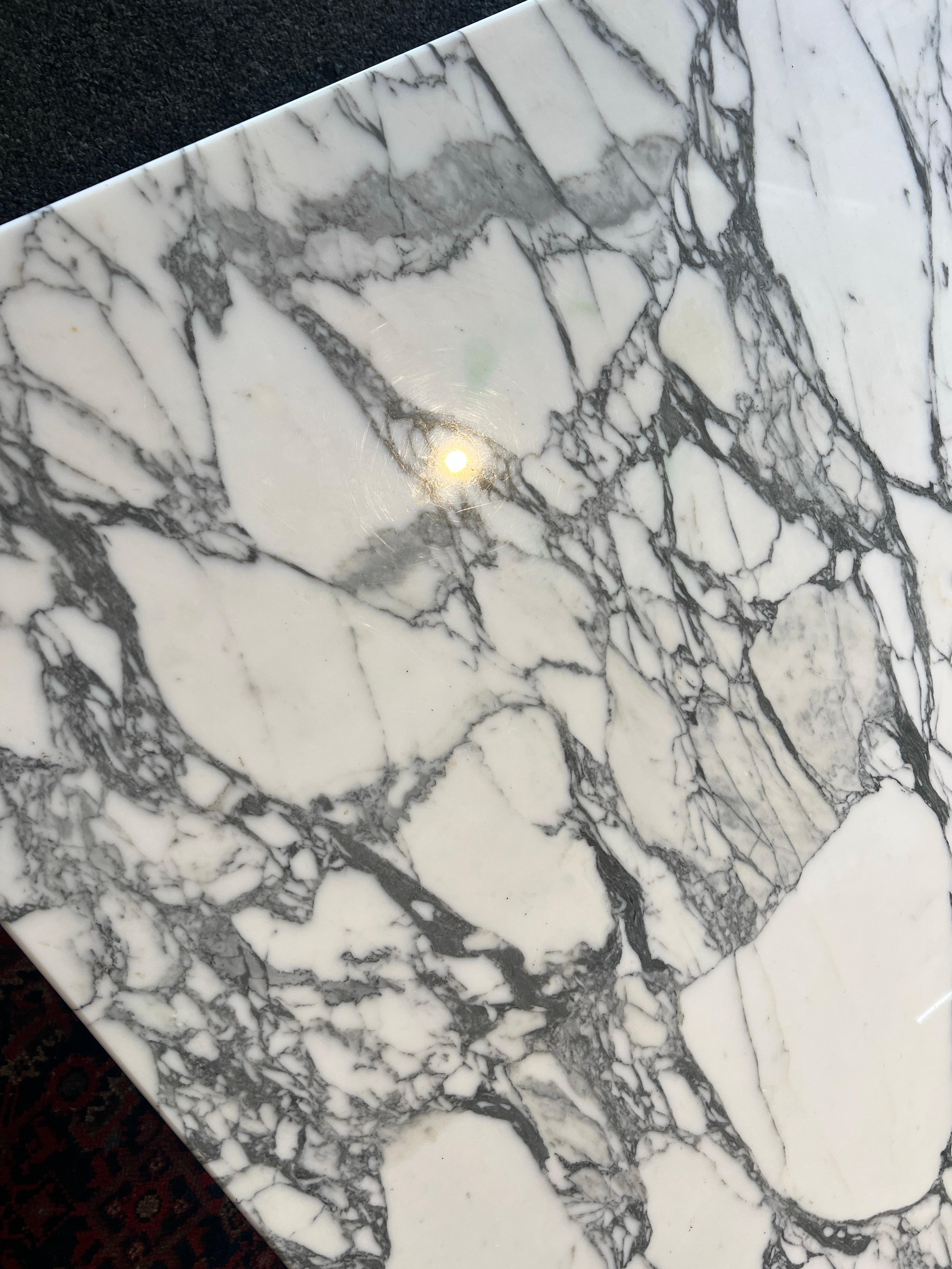 Gae Aulenti for Knoll, Rare ‘Jumbo’ Coffee Table in Arabescato Marble For Sale 3