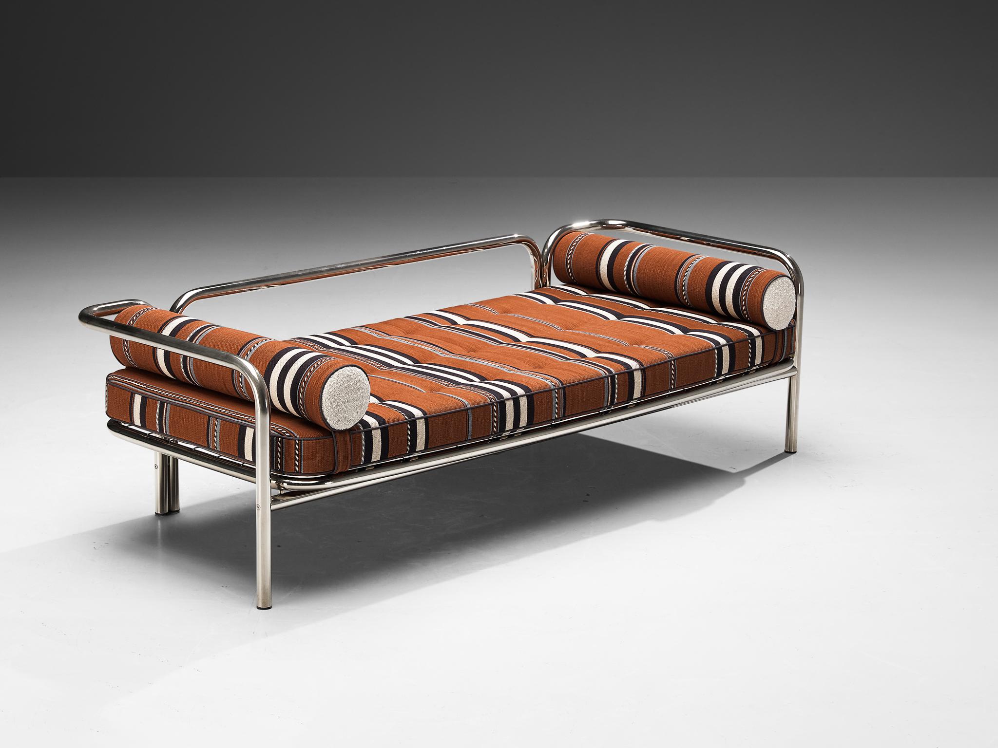 Gae Aulenti for Poltronova Production, daybed model 'Locus Solus', chrome-plated steel, Larsen fabric, Italy, 1964 

This daybed by Gae Aulenti is part of the 'Locus Solus' series created in 1964. The bed is based on a constructive frame that left