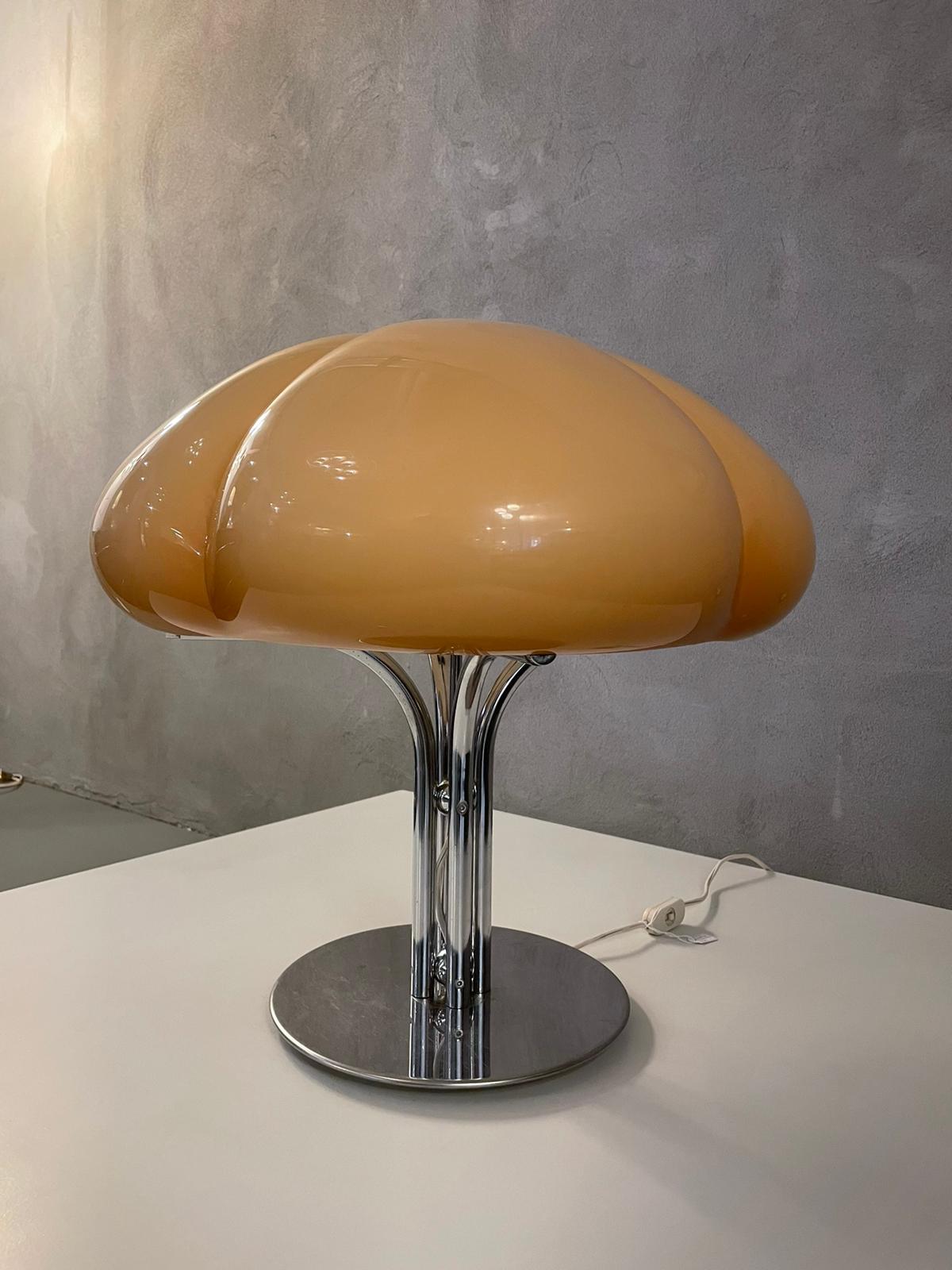 Mid-Century Modern Gae Aulenti Harvey Guzzini Mod, Quadrifoglio Beige Table Lamp, Italy, 1974